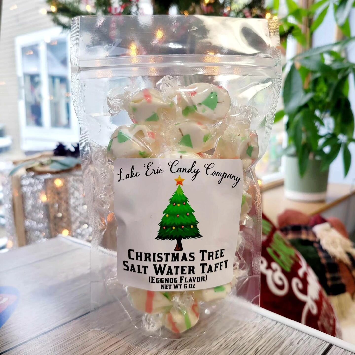 Here at Lake Erie Candy Company, we are in the Christmas spirit! Anyone who stops in and makes at least a $10 purchase will receive a FREE bag of Christmas Tree taffy!! (While supplies last!) 
Stop in and grab those last minute stocking stuffers or h
