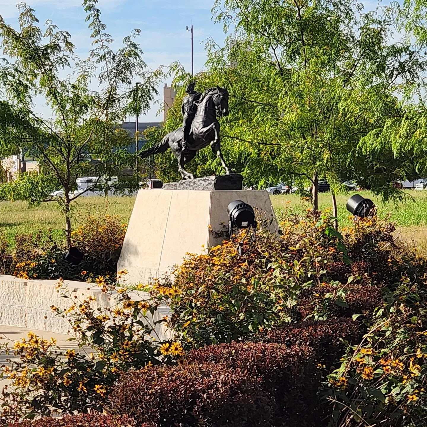 Visiting an installation from 2023 today, the @kehindewiley sculpture &ldquo;Rumors of War&rdquo; located at @doorwayshousing by @gatewayfoundationstl .  This piece needed an elevated plinth with a gathering space, somewhere to gather and rest next t