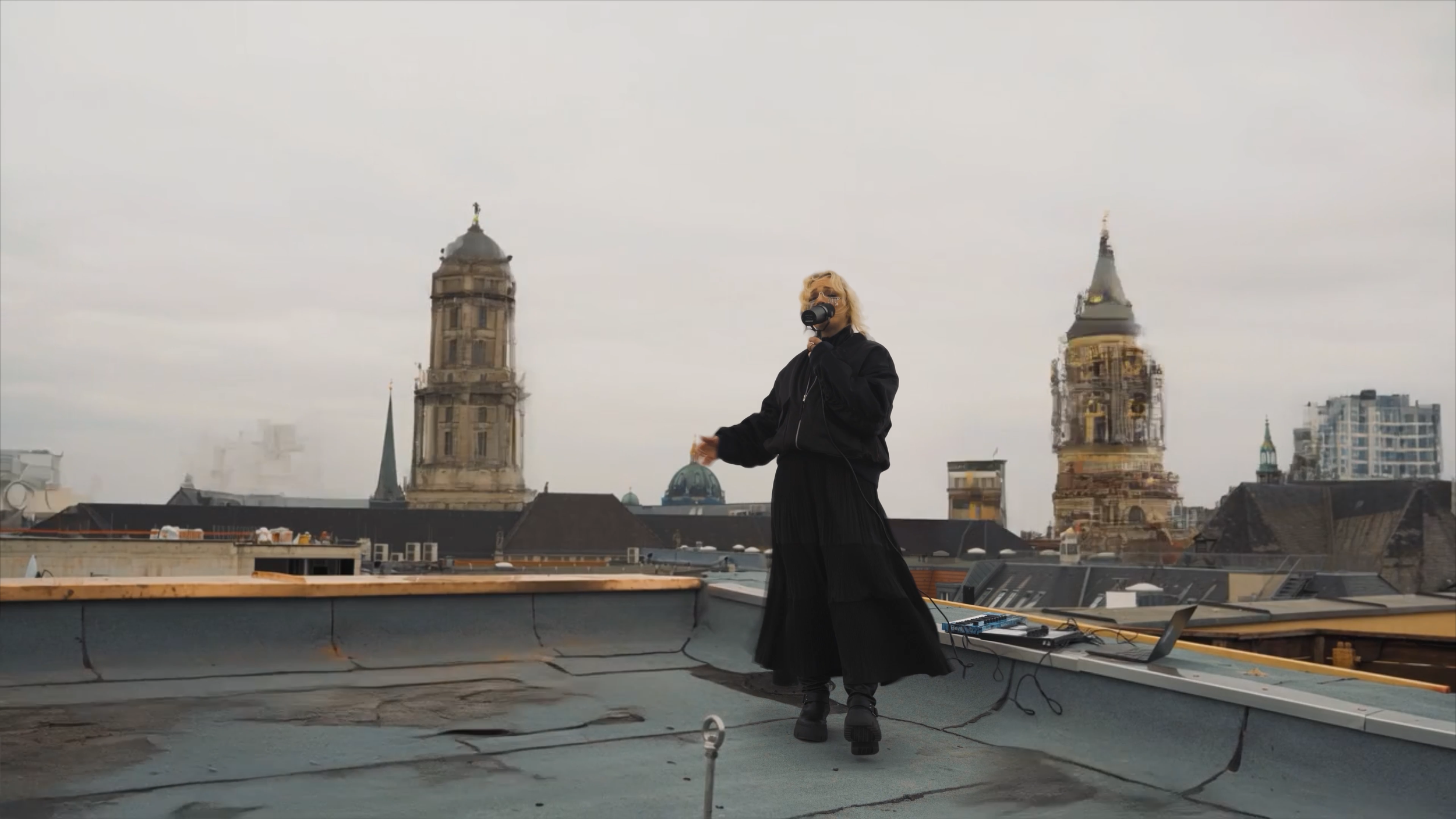 the night für cut 1_2.00_02_54_20.Standbild005.png