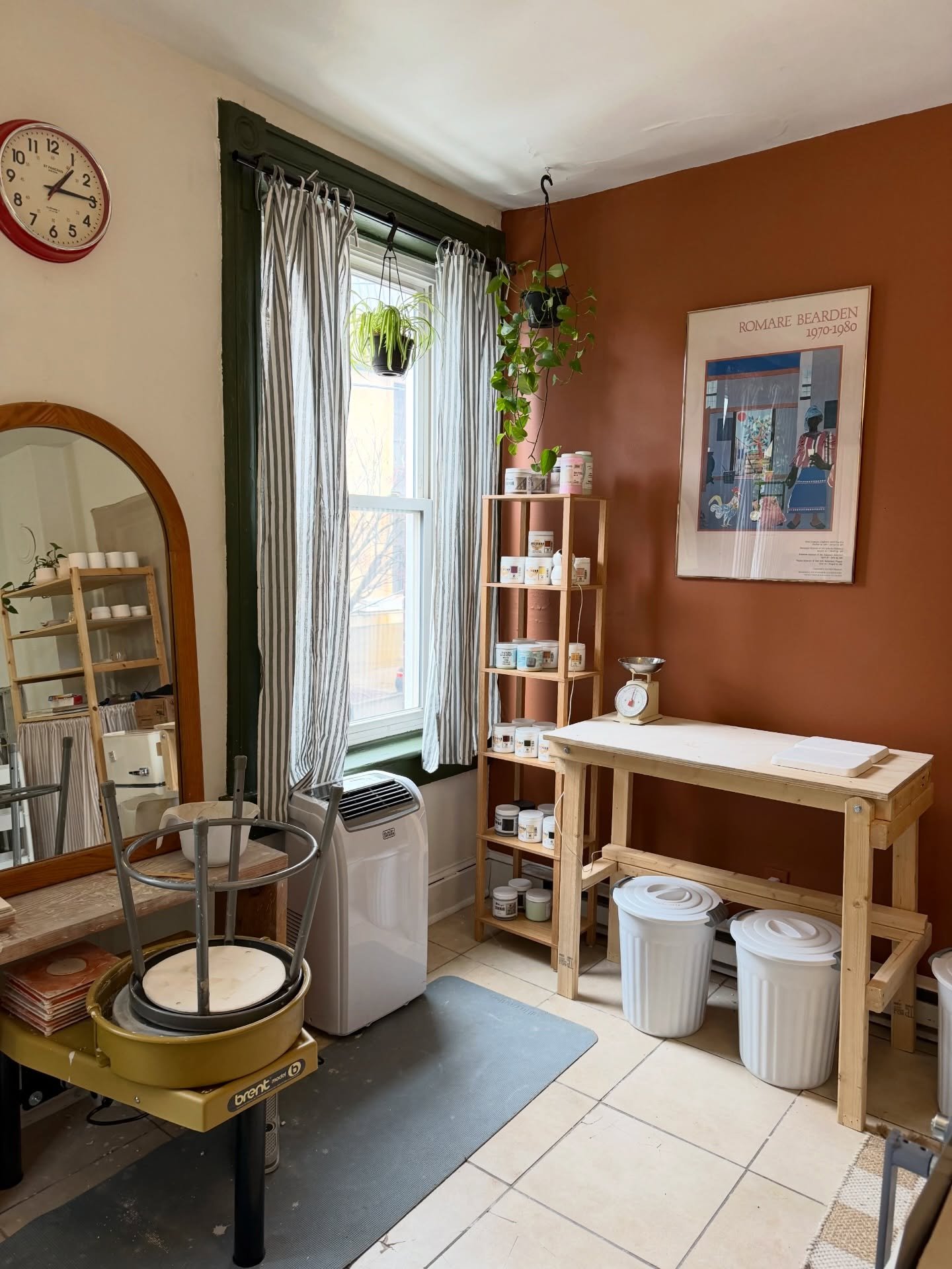 Added a little warmth to the studio with this rich terracotta 🌞 March pottery painting tickets are still available- can&rsquo;t wait to host you all soon!