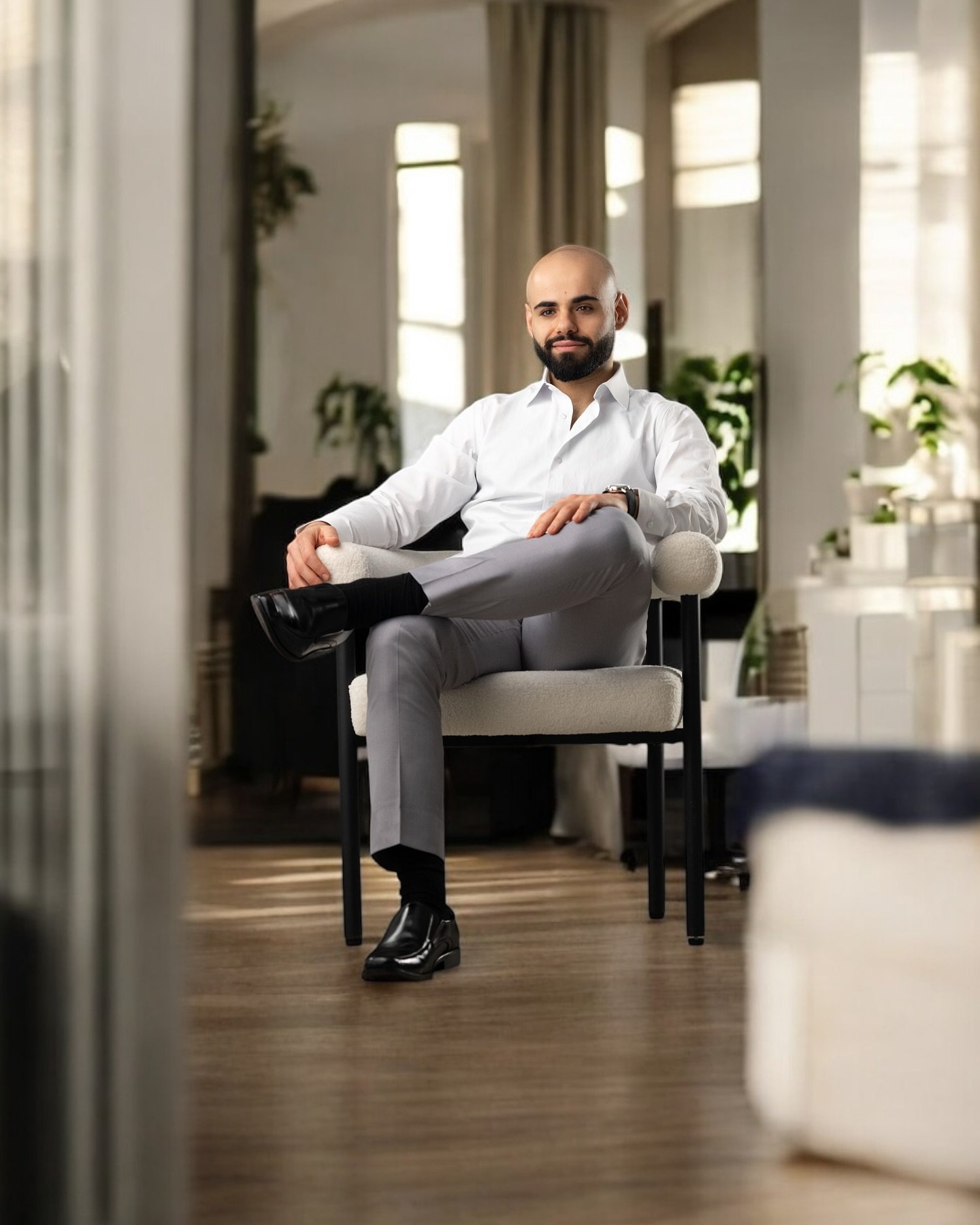 Shot these few days ago with Ali Sobh from @oakmanphysicaltherapy &mdash; a physical therapist with a sharp look and a sharp sense of humor (you might&rsquo;ve seen his sarcastic takes on TikTok).
Kept it relaxed, real, and professional. Good people 