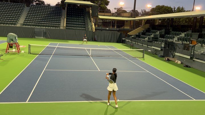 Always great to grind with Stanford&rsquo;s Angelica Blake, aka &ldquo;The Surgeon,&rdquo; for her 📌 accuracy and world class backhand.

Watch the last clip to see her finally pull off the #tweener. Guess how many tries that one took&hellip;🤔😜

Ma