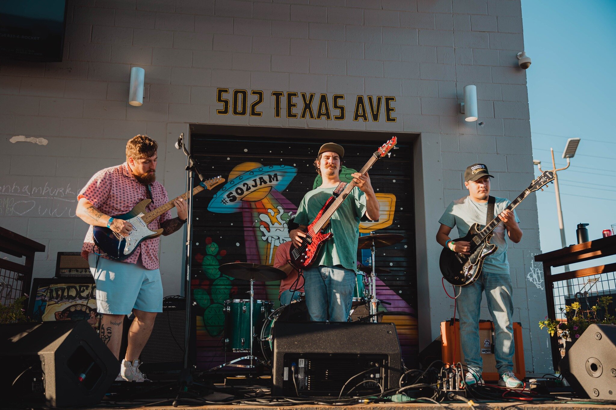 Enjoy your lunch by looking through more Lubbock Live pictures from last year🤘 

Do you have any favorite moments or pictures from last year's festival? Send them to us so we can share them! Drop them in the comments or message us directly. 

📍 Tag