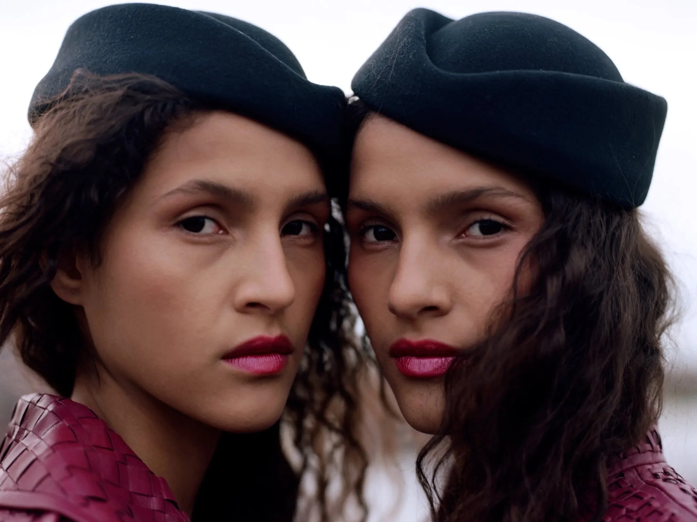 Amelie & Charlotte / Julius Berger & Waleed Sokkar
