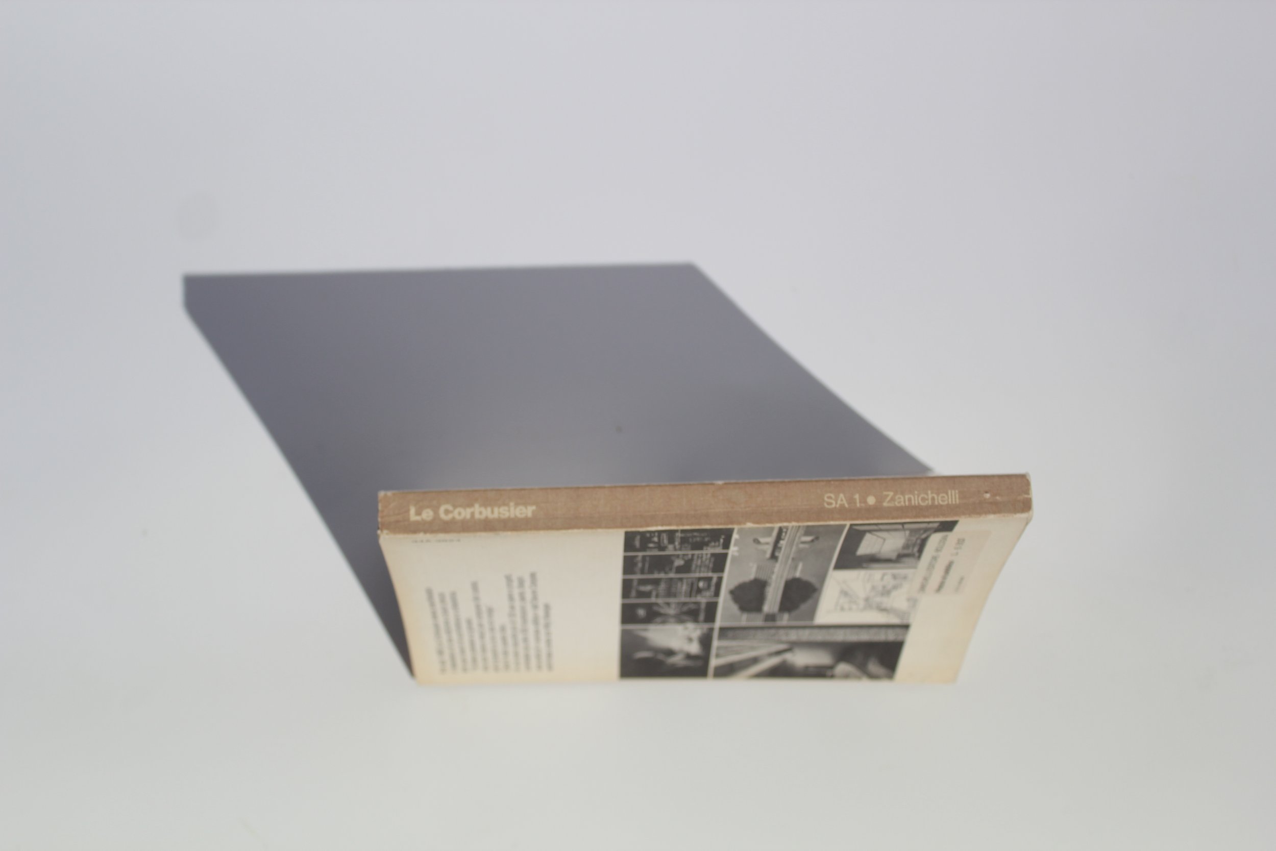 Le Corbusier: 1977 Italian Edition – 252 Pages of Architectural Vision