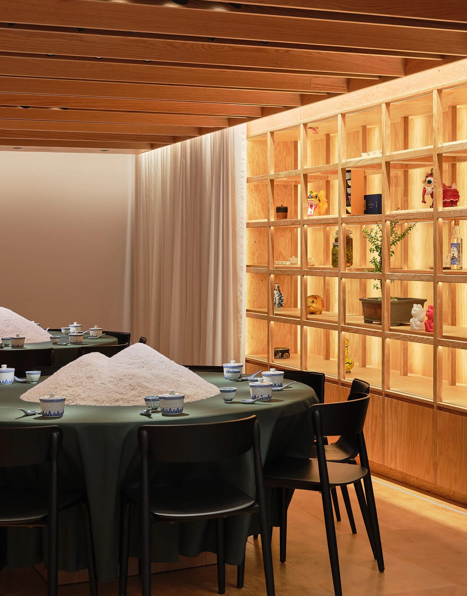 267-Mason Studio Light Gathering Yuan-72dpi.jpg