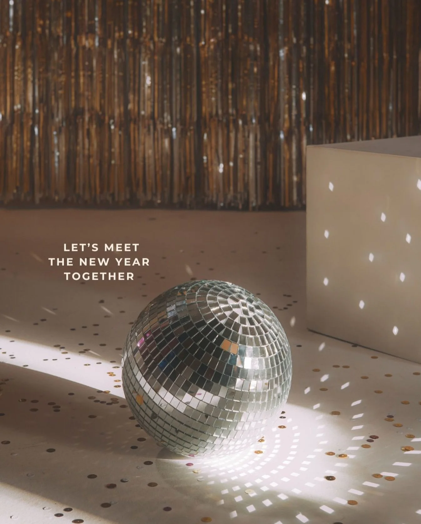 ✨How are you calling in the New Year?✨  In this extra busy week, remember to take time for yourself. Over the holidays we are open every day, with a few timetable changes and extra classes to keep you flowing on the mat. 

MONDAY 29th
12.30pm ~ Slow 