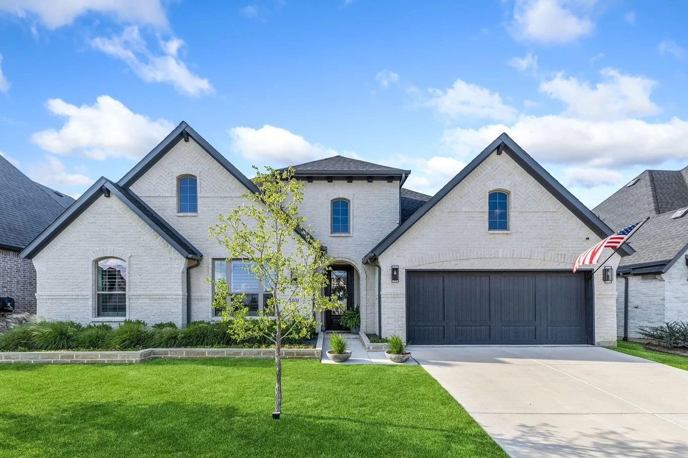 We&rsquo;ve got another one on the books - and it&rsquo;s a beauty! 😍🌸 Stop by our open house this weekend to view this GORGEOUS argyle home with indoor/outdoor living - an entertainer&rsquo;s dream!

OPEN HOUSE SUNDAY 1-3 PM

📍1401 Lilium Ct, Arg