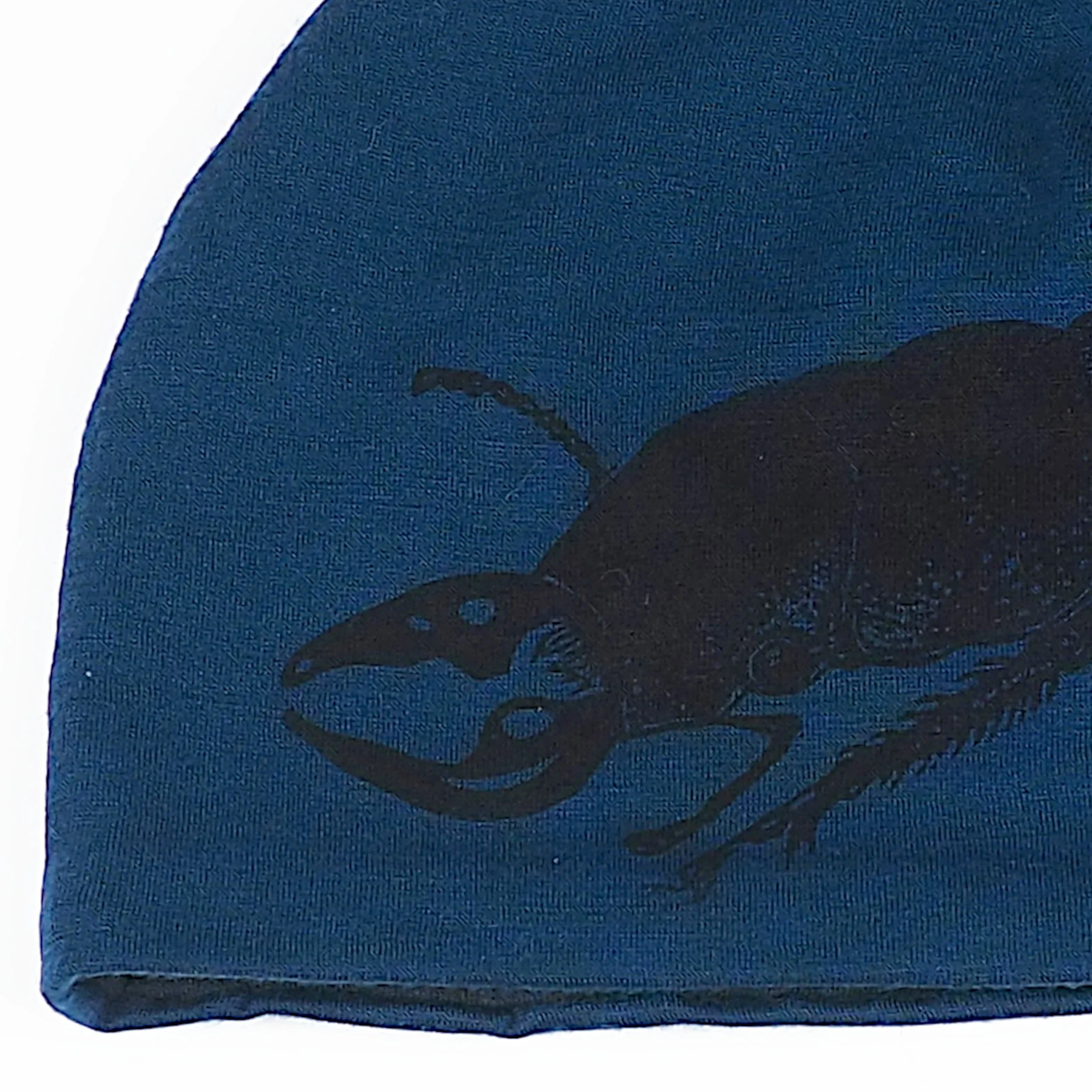 beetle_beanie_darkblue_closeup.jpg