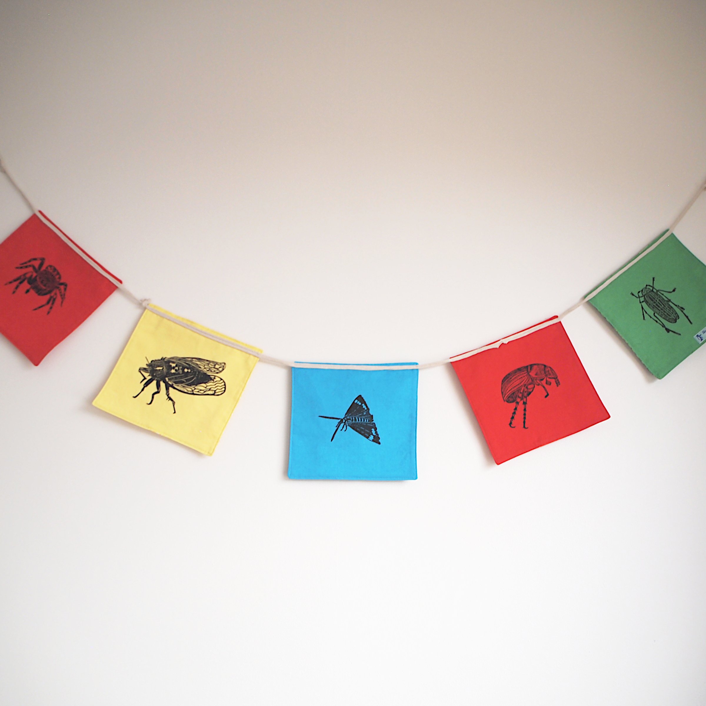 Colourful critter bunting