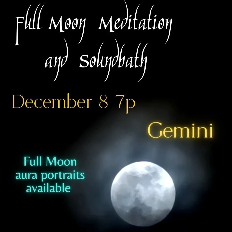 Next Thursday eve!!

Join us for connecting in to ourselves and the lunar energies! 
Before and after aura pictures are happening as well! 

Stay warm babies 🖤
