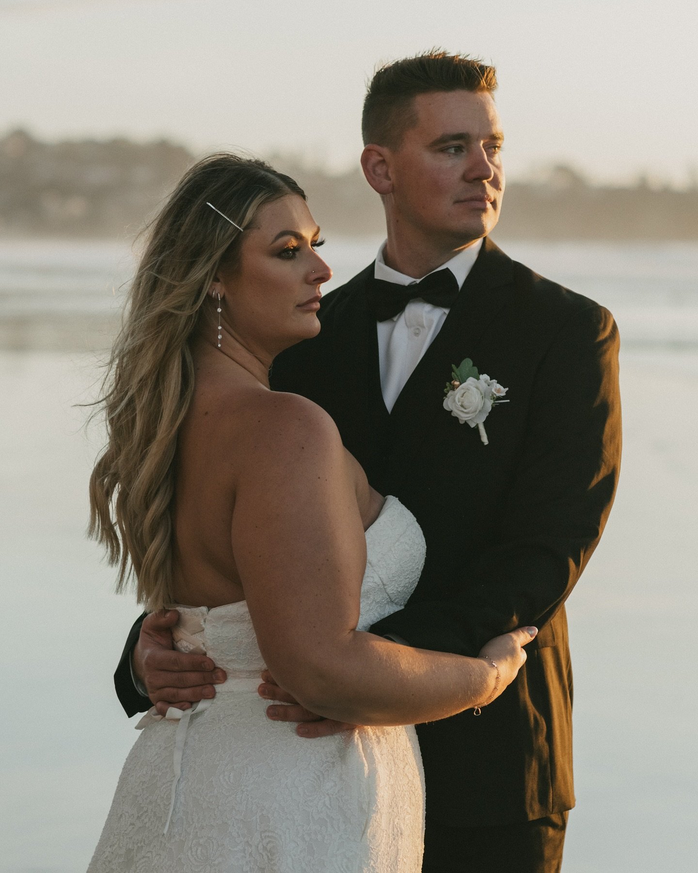 A+R mastered the perfect Valentine&rsquo;s Day: 
1.) Get married to the love of your life
2.) Frolic on the beach together
3.) Watch your first sunset as husband and wife
🤍