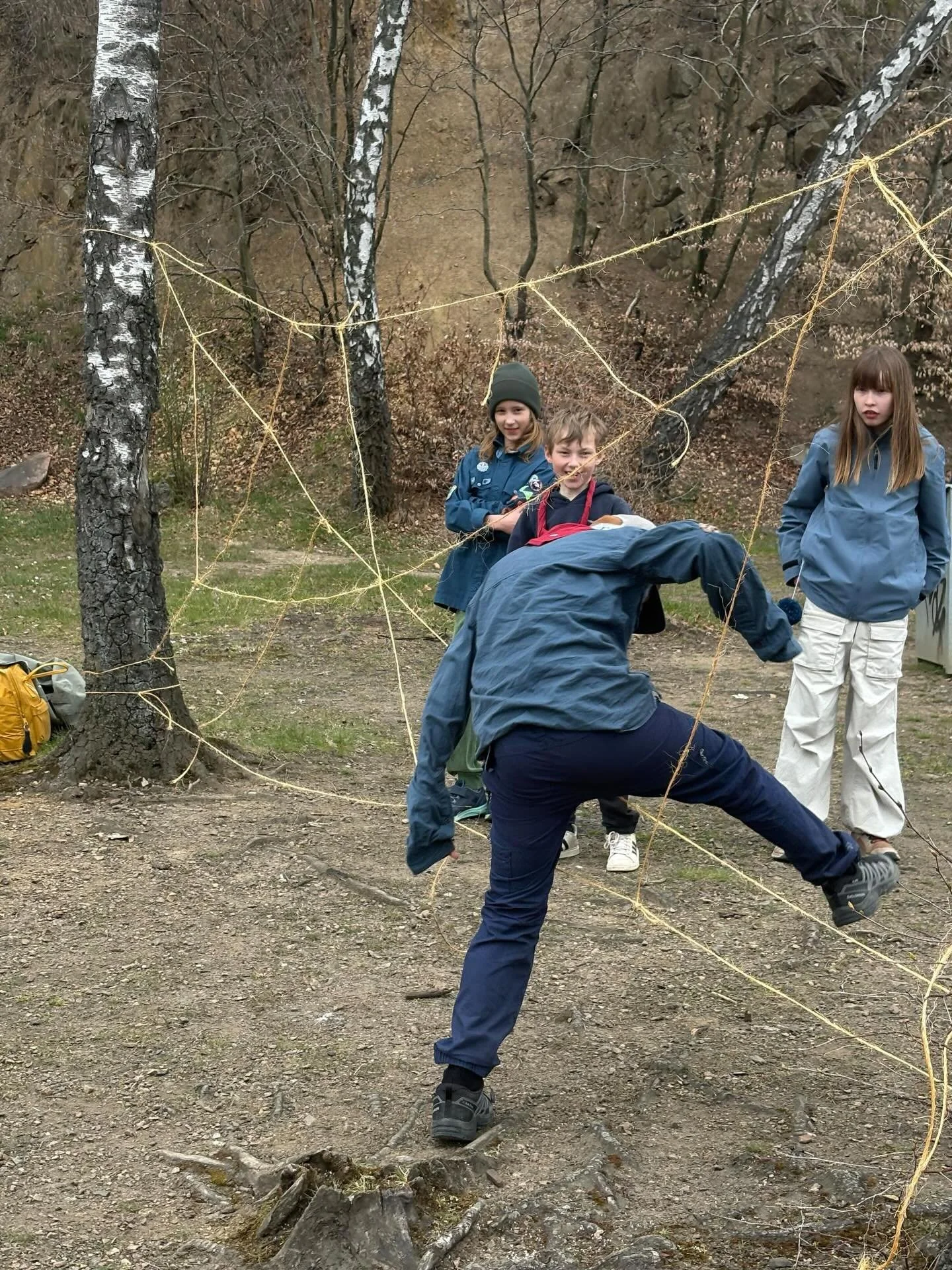 Under l&ouml;rdagen hade #scoutk&aring;renfinn bjudit in alla uppt&auml;ckarscouter i Lund till t&auml;vling och utflykt vid Dalby stenbrott/Knivs&aring;sen. #handslaget