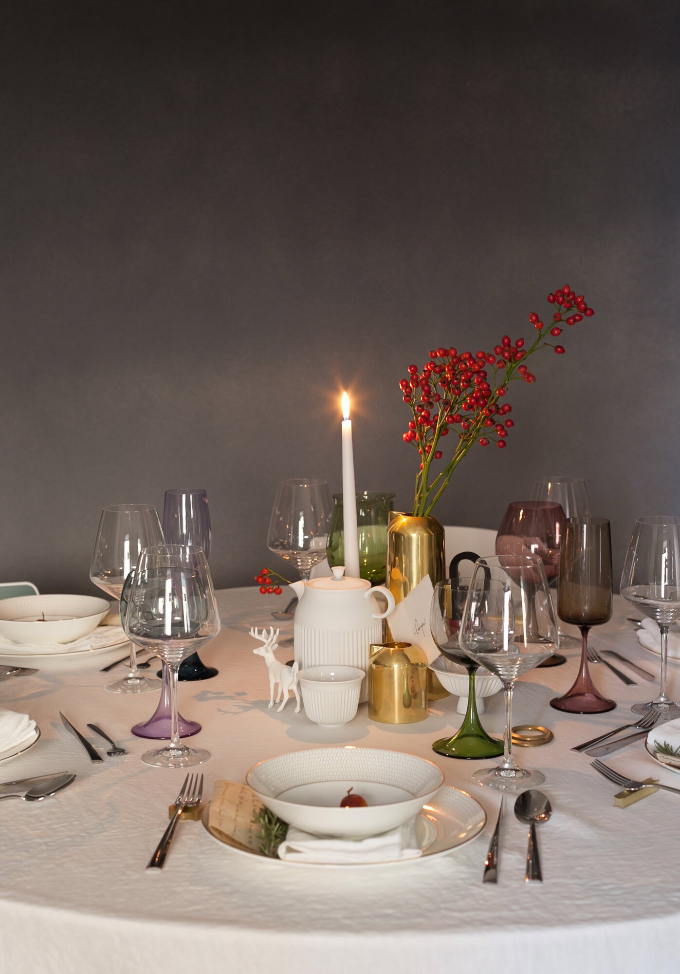TAVOLA-NATALE-MISE-EN-PLACE-SARA-FARINA-SPAZIO-MATERIAE-NAPOLI-FORMEDIFARINA-SOCIETY-LIMONTA-SET-THE-TABLE-PHOTO-30.jpg