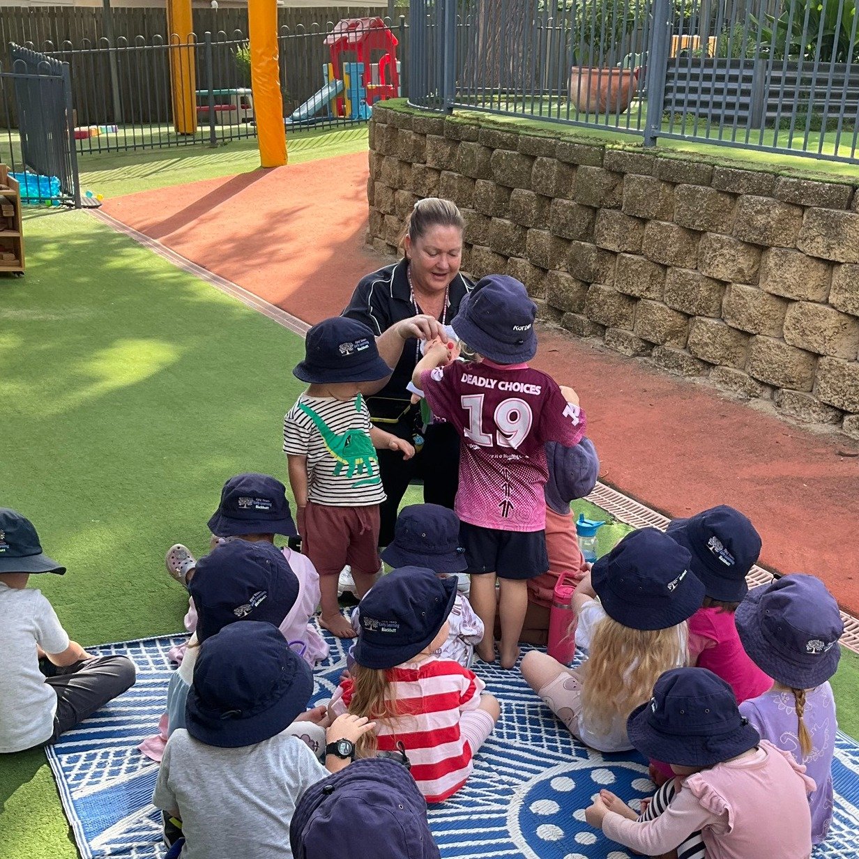 Miss Ronnie brought her puppet to story time, and suddenly learning felt like pure magic 🎭📚✨
Puppets make stories more engaging, helping children listen closely. Do you bring their toys to life to build language skills to connect with their charact