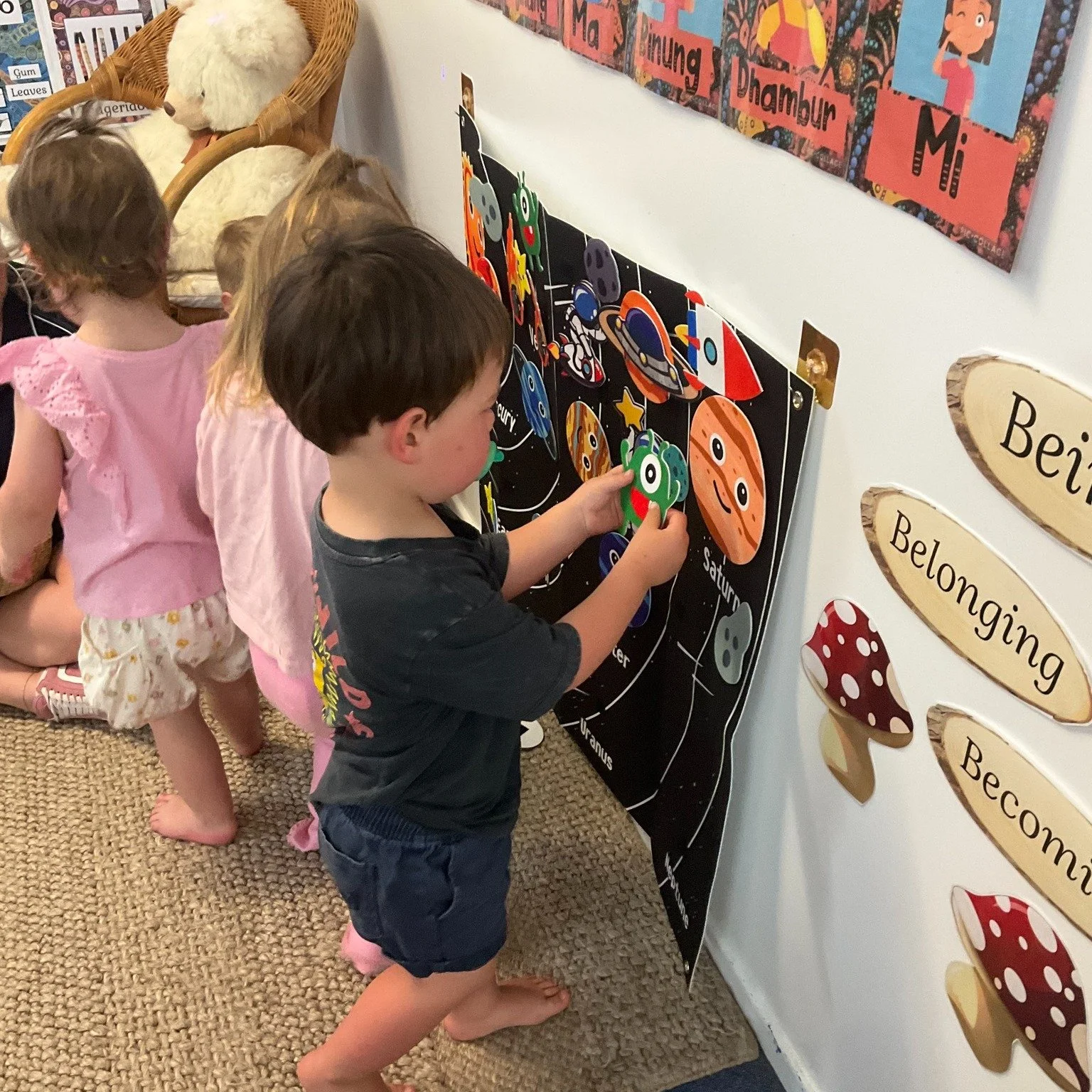 We explored the wonders of our solar system with an interactive wall activity! 🌞✨
We placed the planets in orbit, talked about their names and order, and shared what makes each one unique. This hands-on exploration sparked our curiosity and helped u