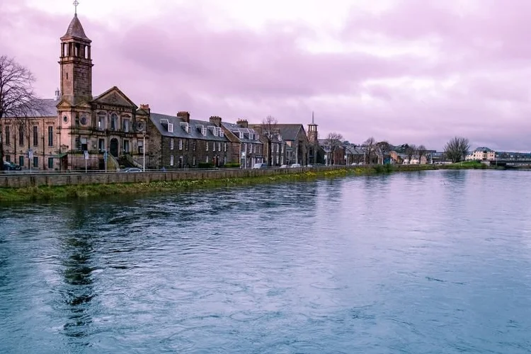 Inverness & Loch Ness — The Gateway to the Highlands