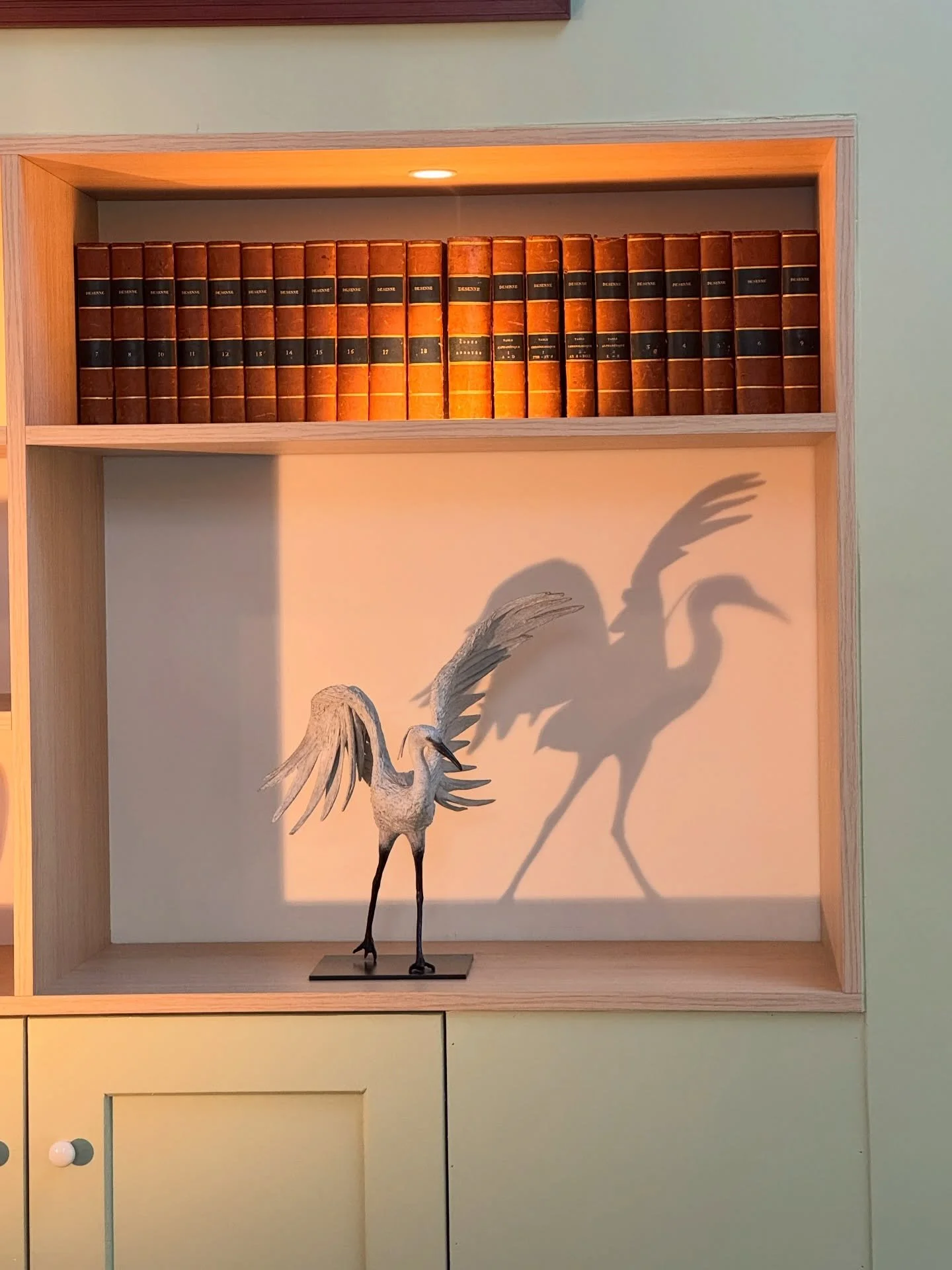 *Envol* in Situ.
C&rsquo;est toujours &eacute;mouvant de recevoir des photos des clients et de d&eacute;couvrir comment ils mettent en valeur les sculptures qu&rsquo;ils ont acquises. Ici la petite aigrette a toute sa place et elle est particuli&egra