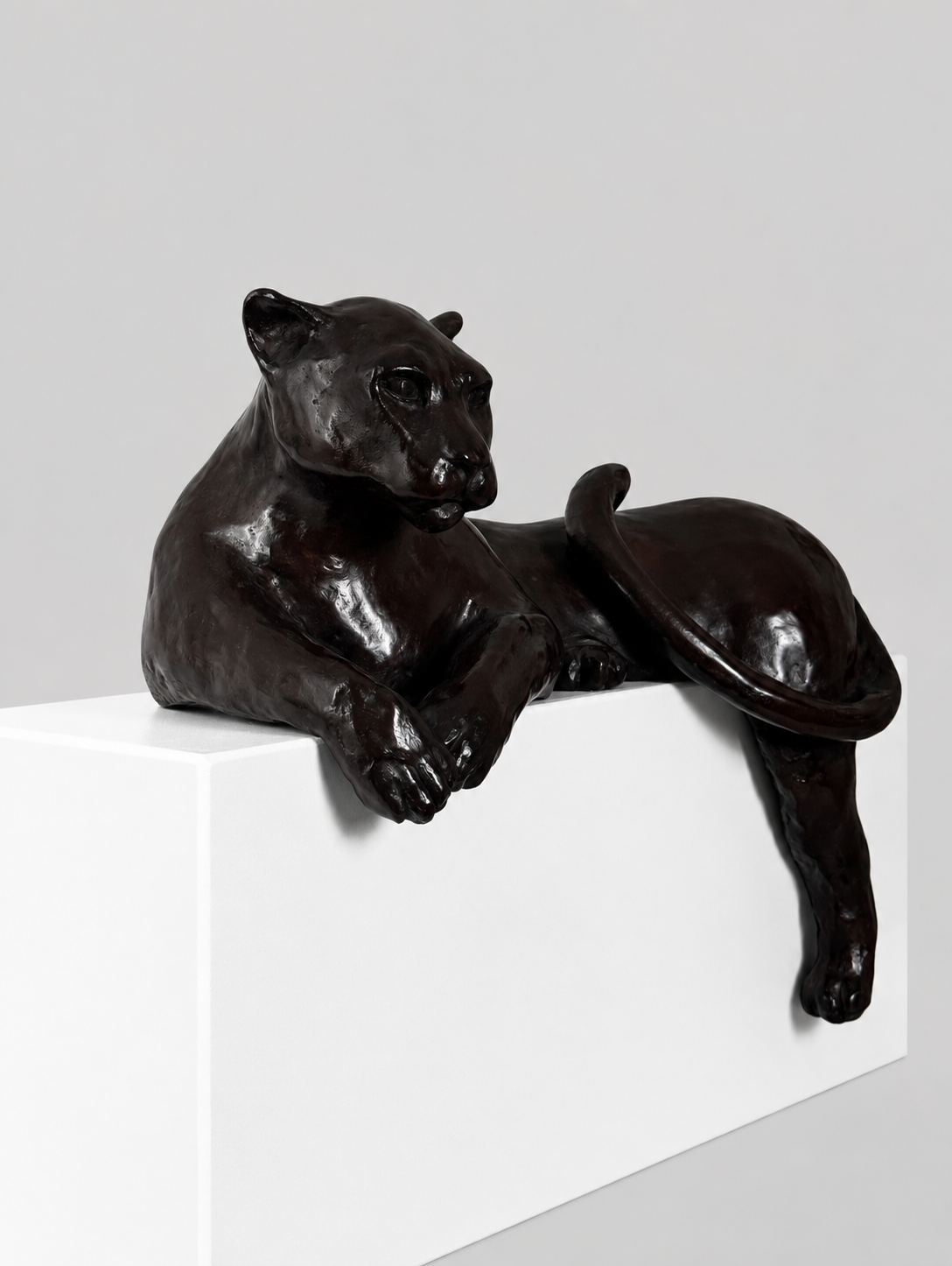 panthère.assise.bronze.PNG