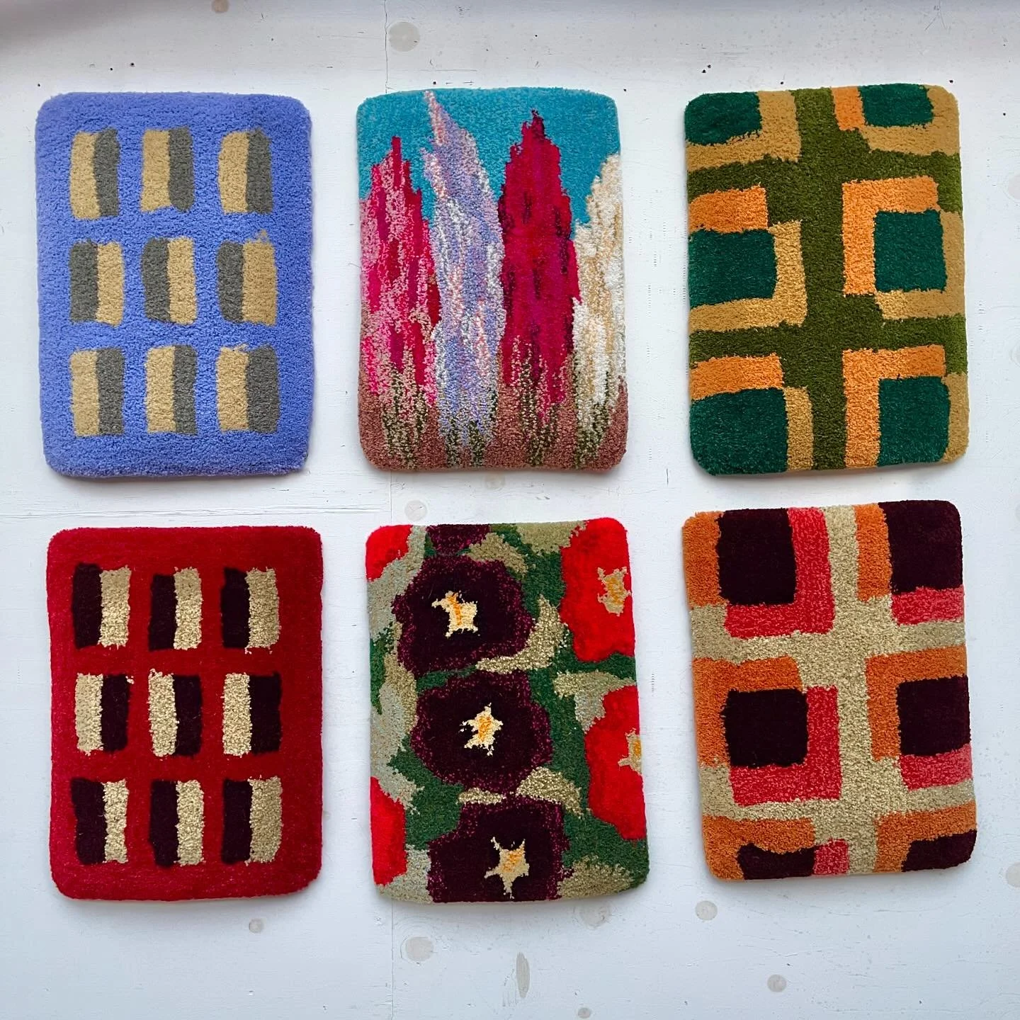 🎈Wall hangings &pound;125 each and around A3 in size. Gift someone special some colour and texture for their walls! 

These wall hangings are easy to hang with D hooks attached to the back. 

#studiotuft #rugmaker #tuftedwallhanging #tuftedwalldecor