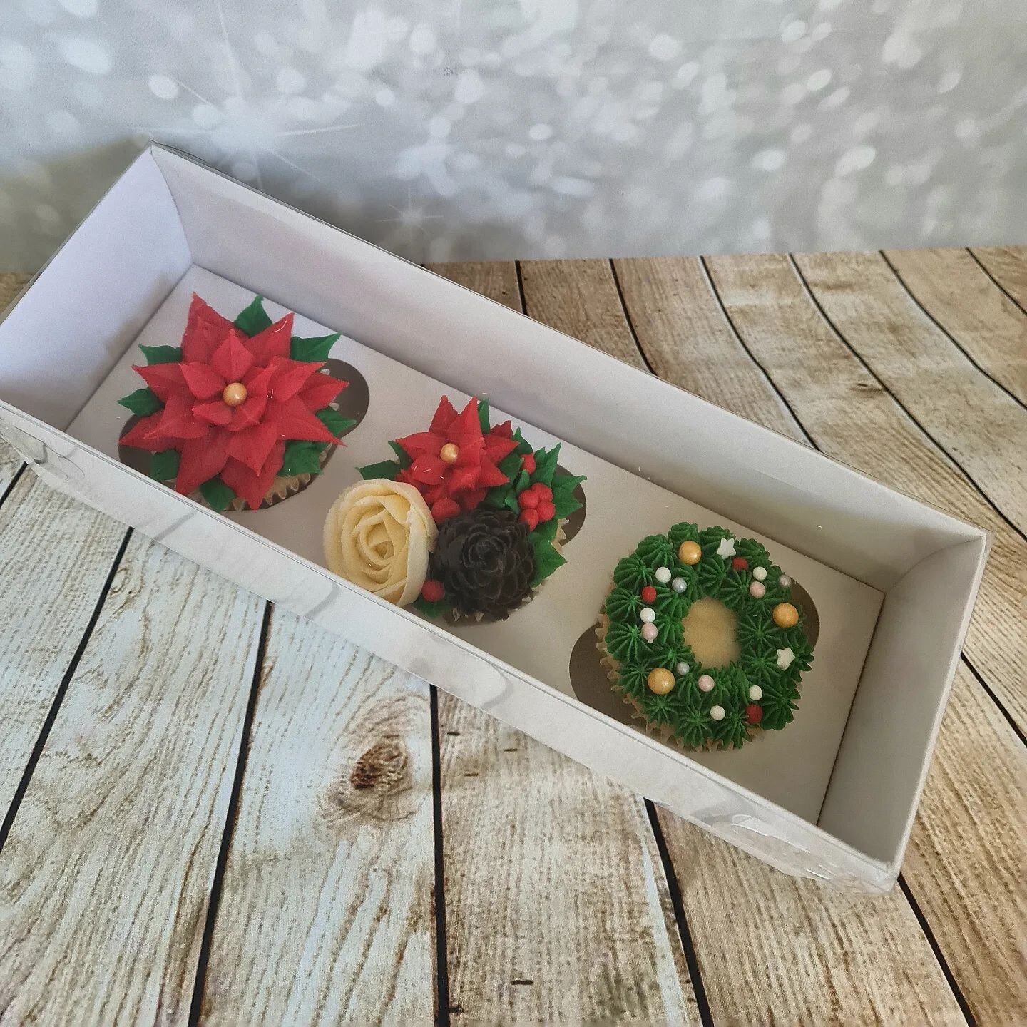 Still some availability for Xmas cupcake orders, to be collected by 23rd Dec

Box of 3 in luxury clear box - &pound;15
Box of 4 - &pound;16
Box of 6 - &pound;25
Box of 8 - &pound;32
Box 12 - &pound;45

Bouquet of 7 - &pound;35
Bouquet of 12 - &pound;