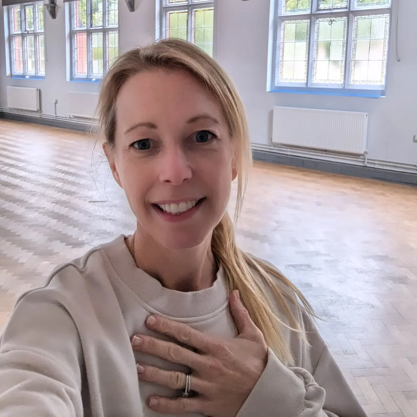 Many thanks to those who came to my new yoga class this morning in Christleton.  What a lovely way to start our Thursday.
I am already looking forward to next week's class.
If you would like to join this class (Christleton on Thursday at 11am, or a