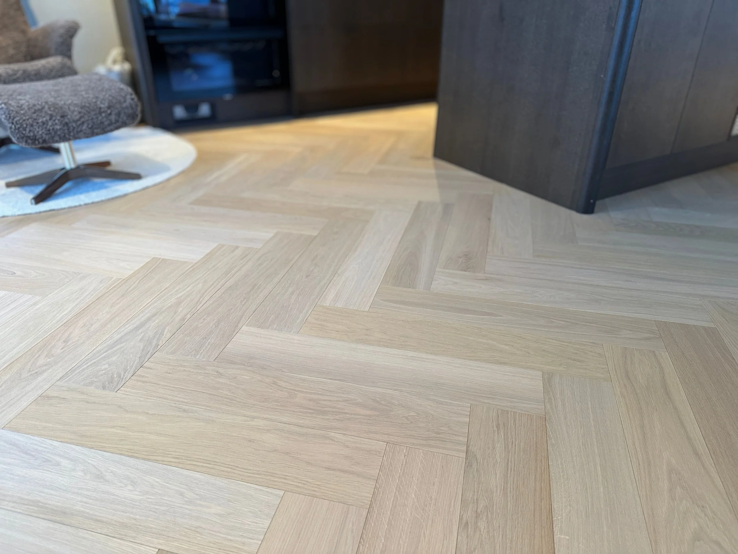 Klassisk fiskebensgulv, parkett