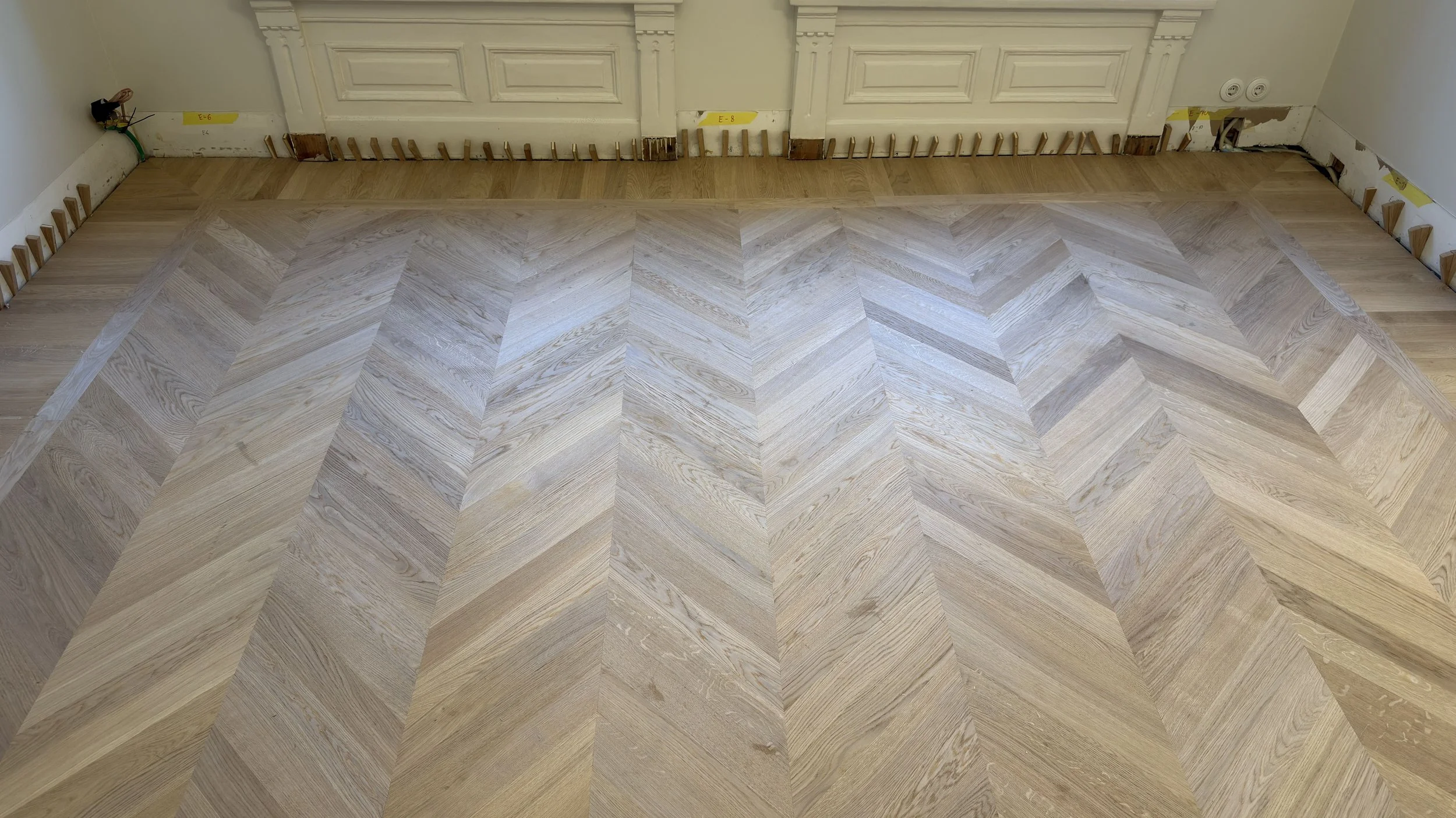 Massivt-Chevron-Oslo-legging-sliping-behandling-Kongelige-Gulv AS (7).jpg