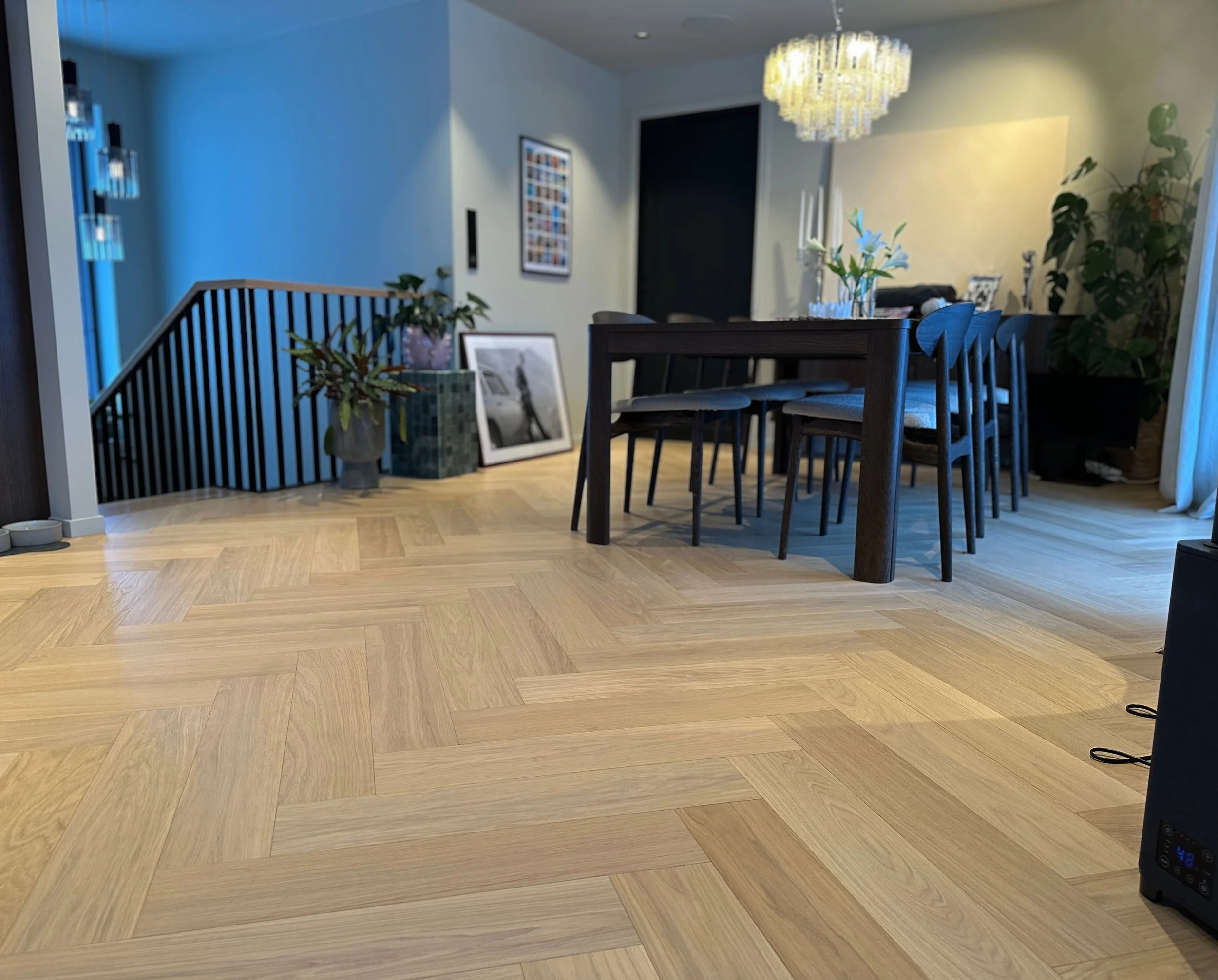 Fiskebensparkett på 16 x 140 x 700 mm, Select sortering.