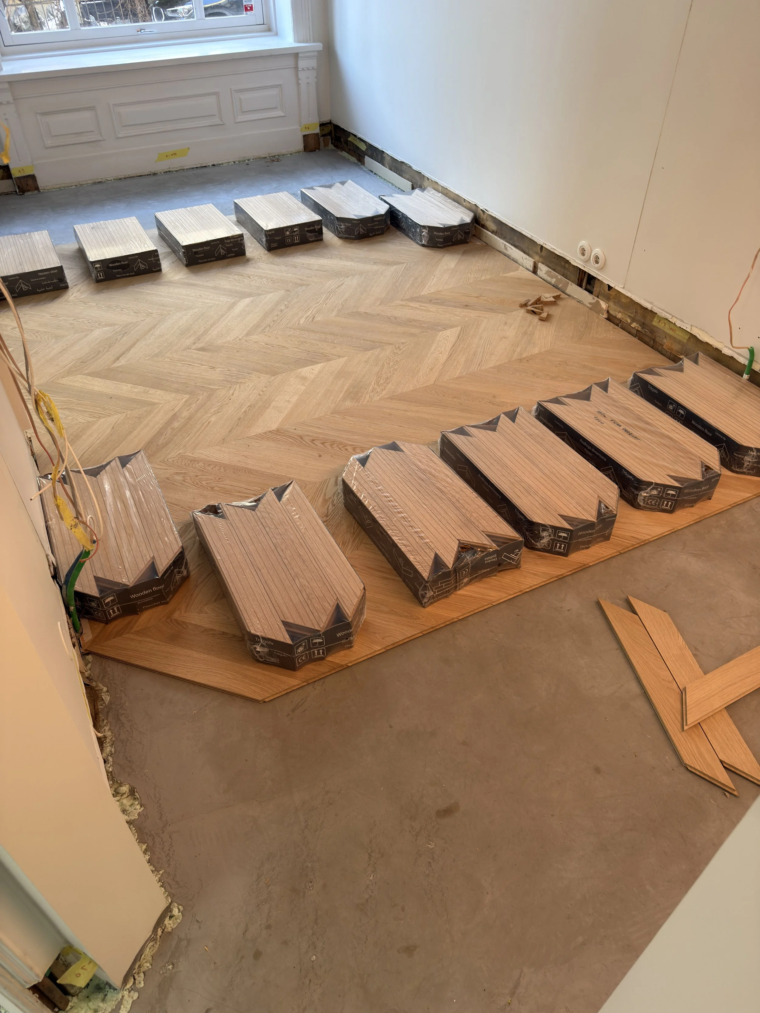 Massivt-Chevron-Oslo-legging-sliping-behandling-Kongelige-Gulv AS (2).jpg