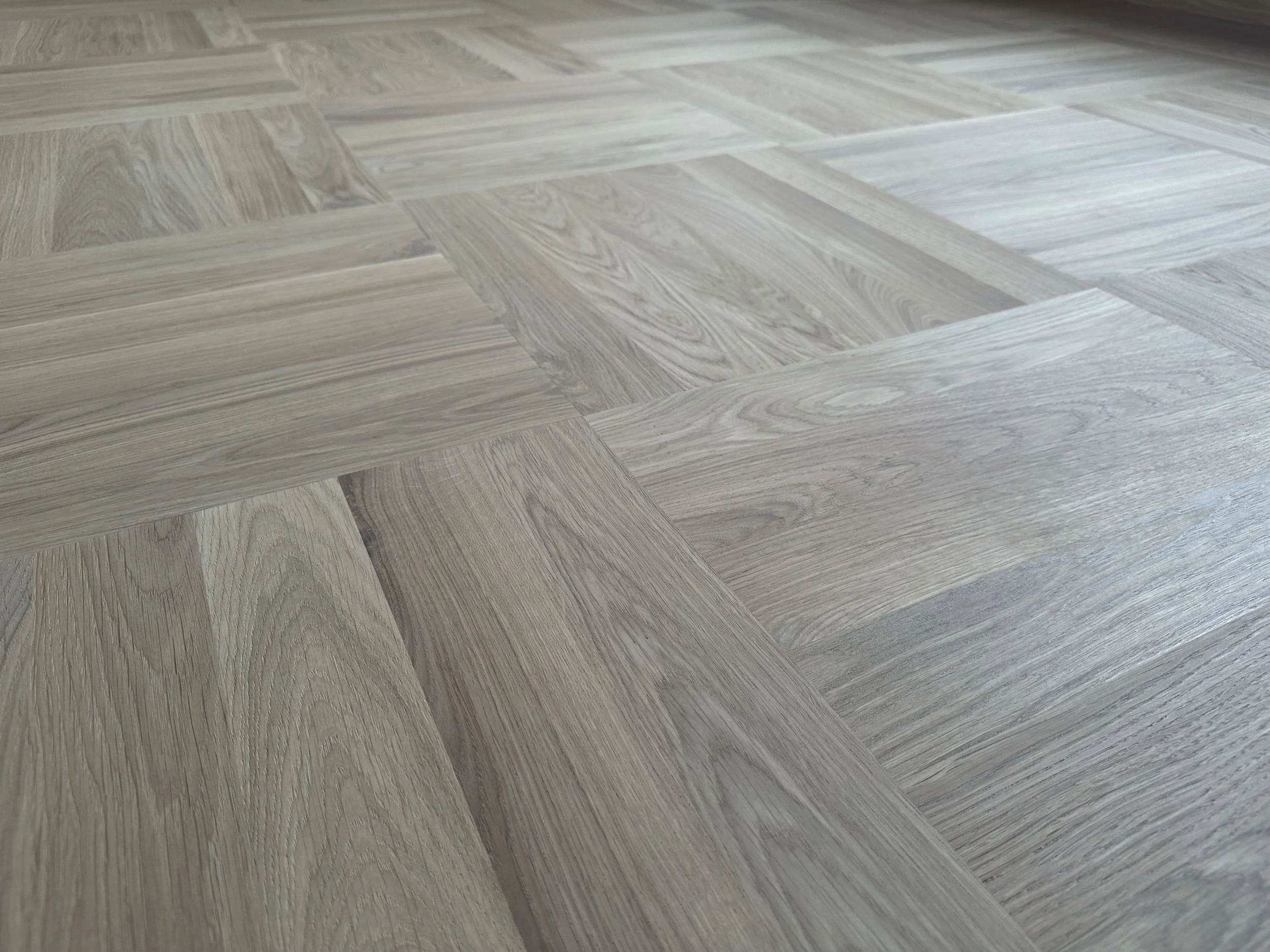 Massivt-eikegulv-16x70x420mm-Exquisit-Kongelige Gulv AS (14).jpg