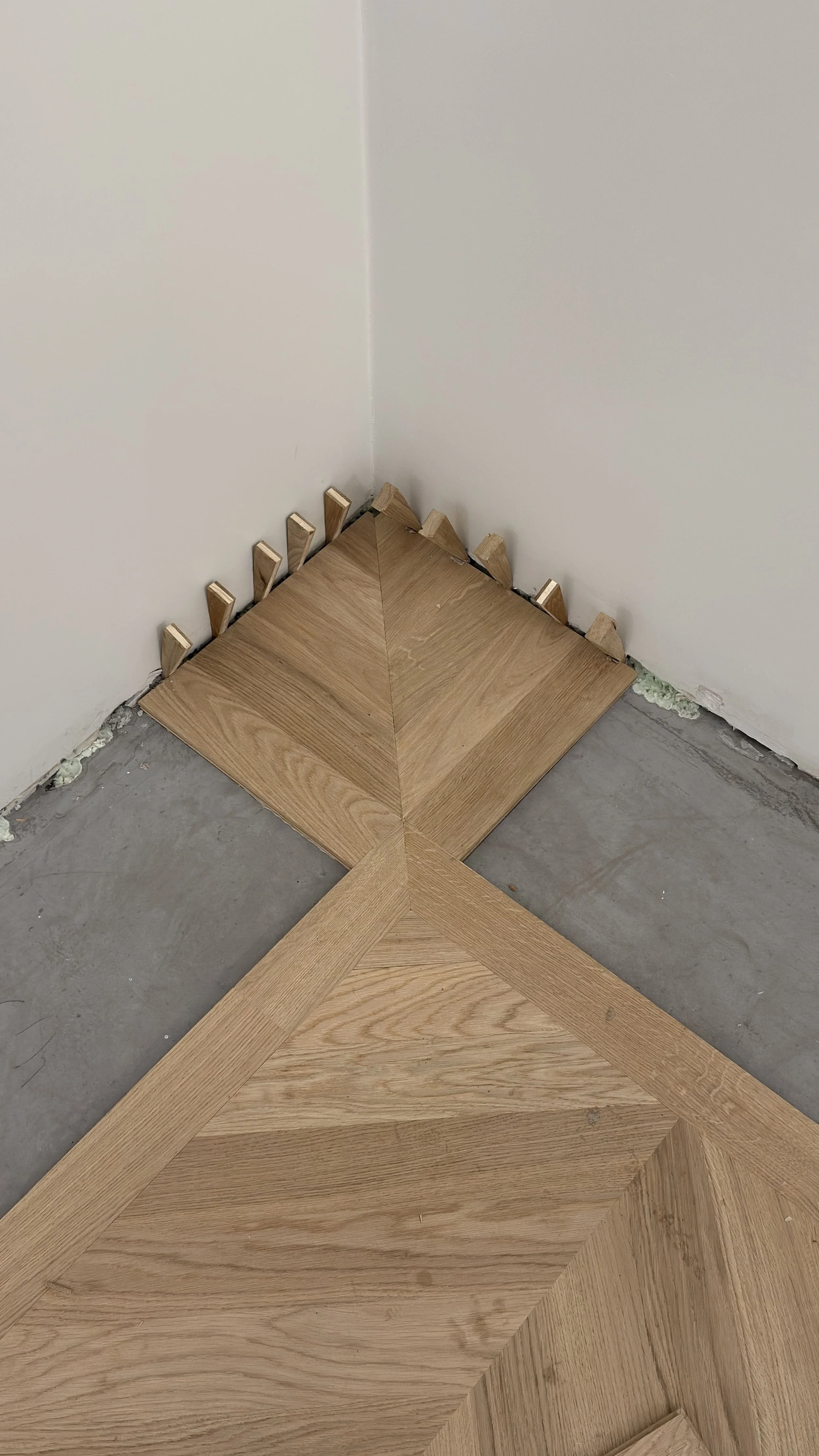 Massivt-Chevron-Oslo-legging-sliping-behandling-Kongelige-Gulv AS (5).jpg