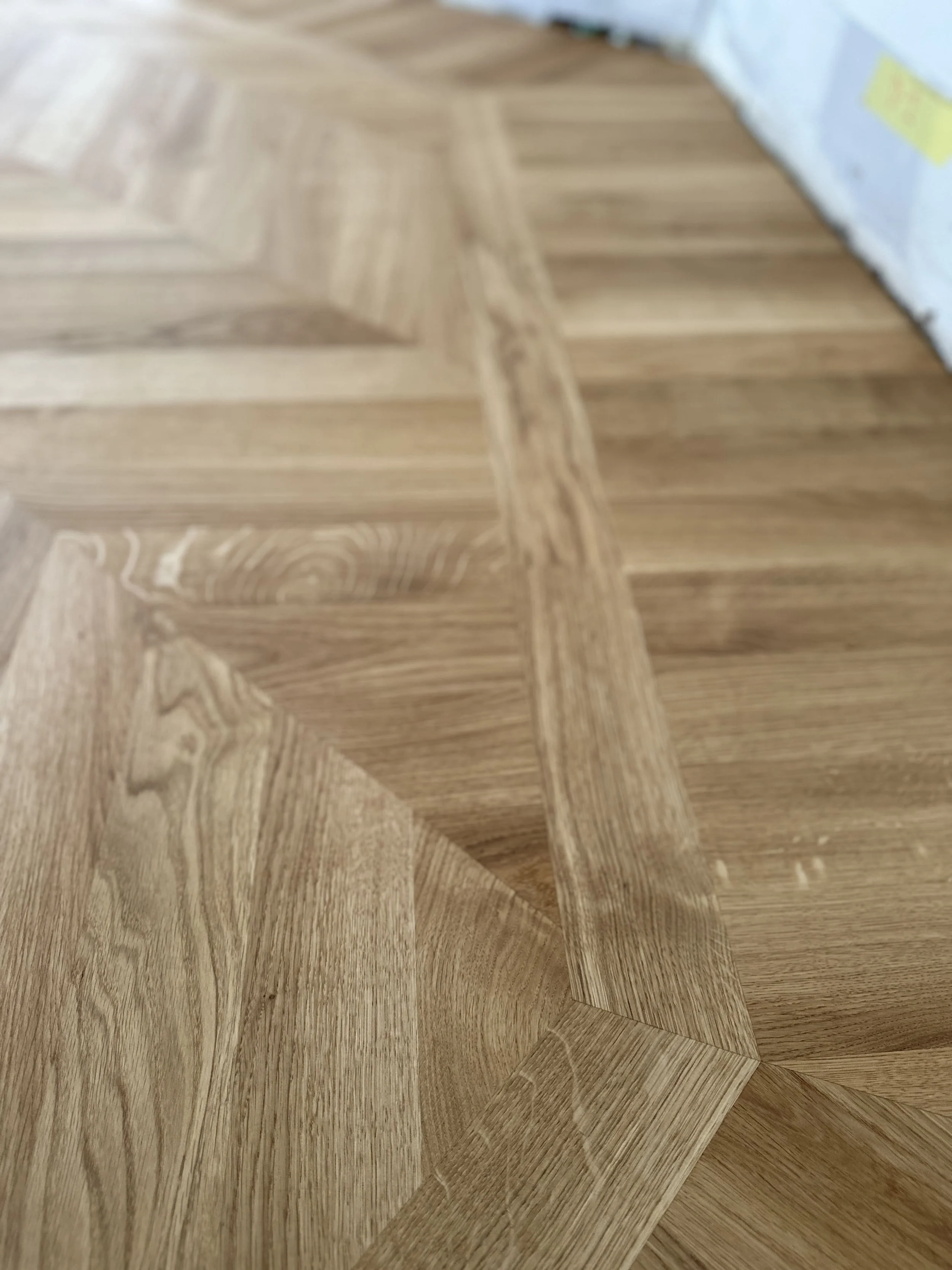 Massivt-Chevron-Oslo-legging-sliping-behandling-Kongelige-Gulv AS (17).jpg