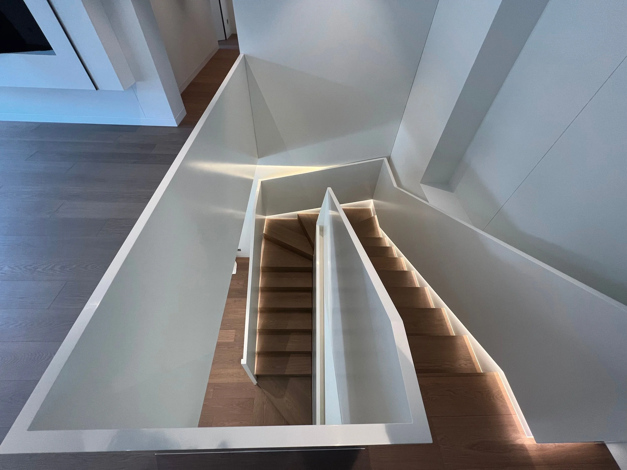 trappetrinn-eik-mørk-brun