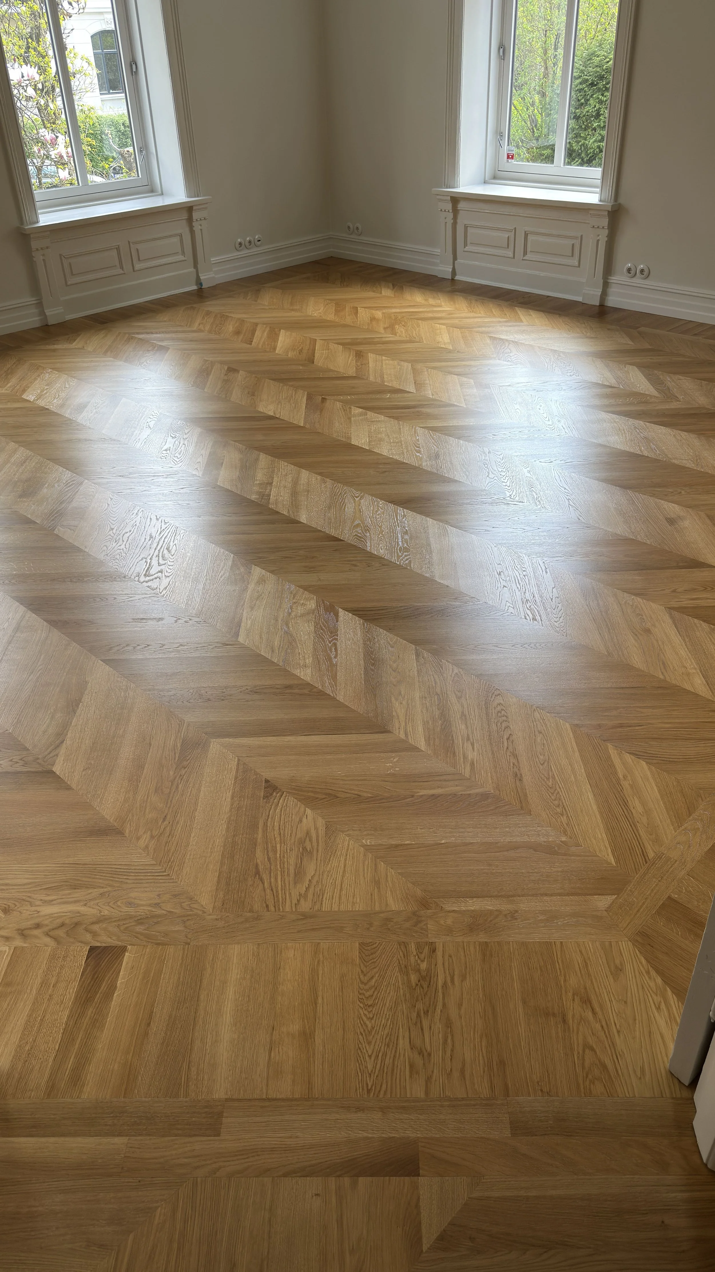 Massivt-Chevron-Oslo-legging-sliping-behandling-Kongelige-Gulv AS (32).jpg