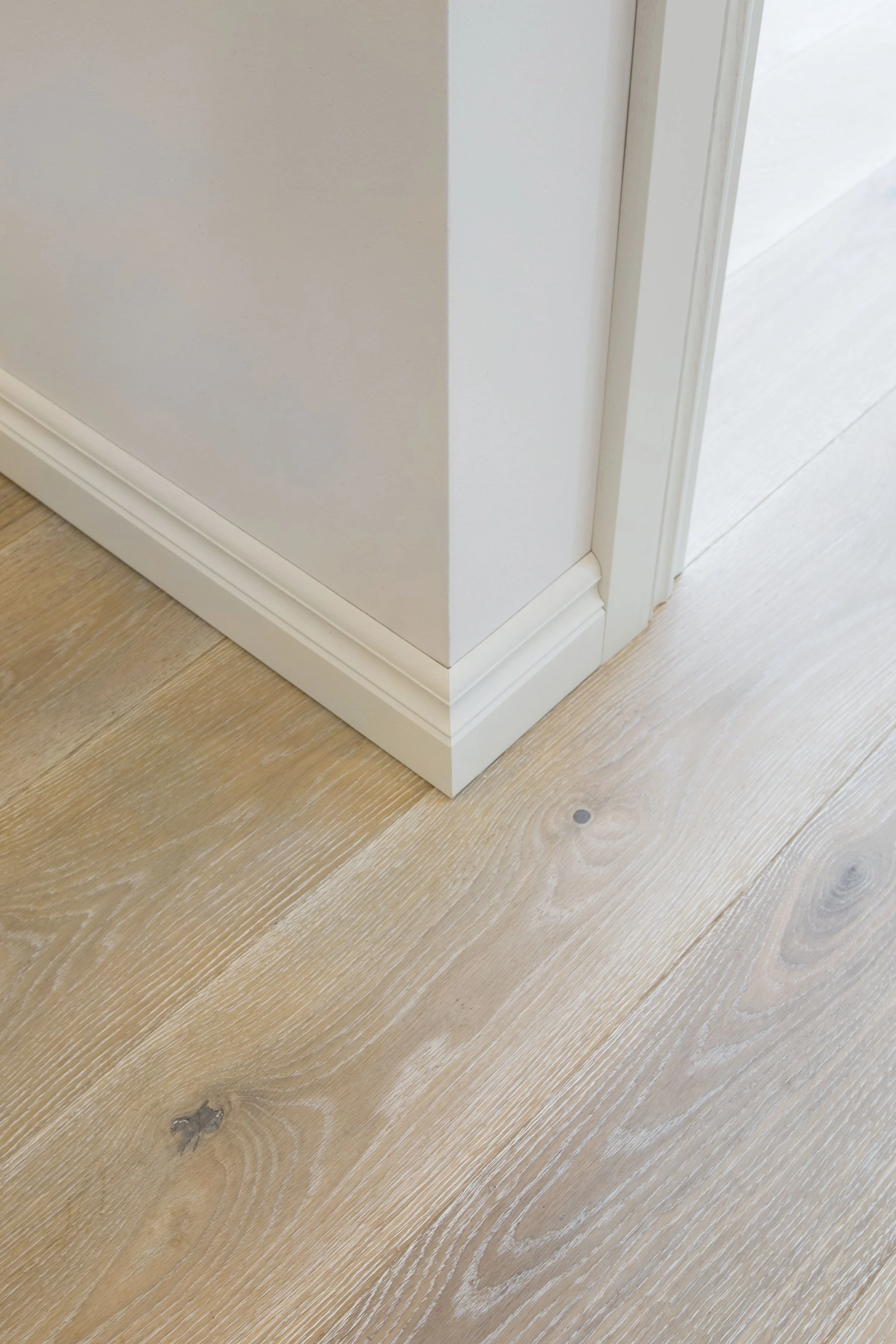 Lys børstet enstavsparkett i eik