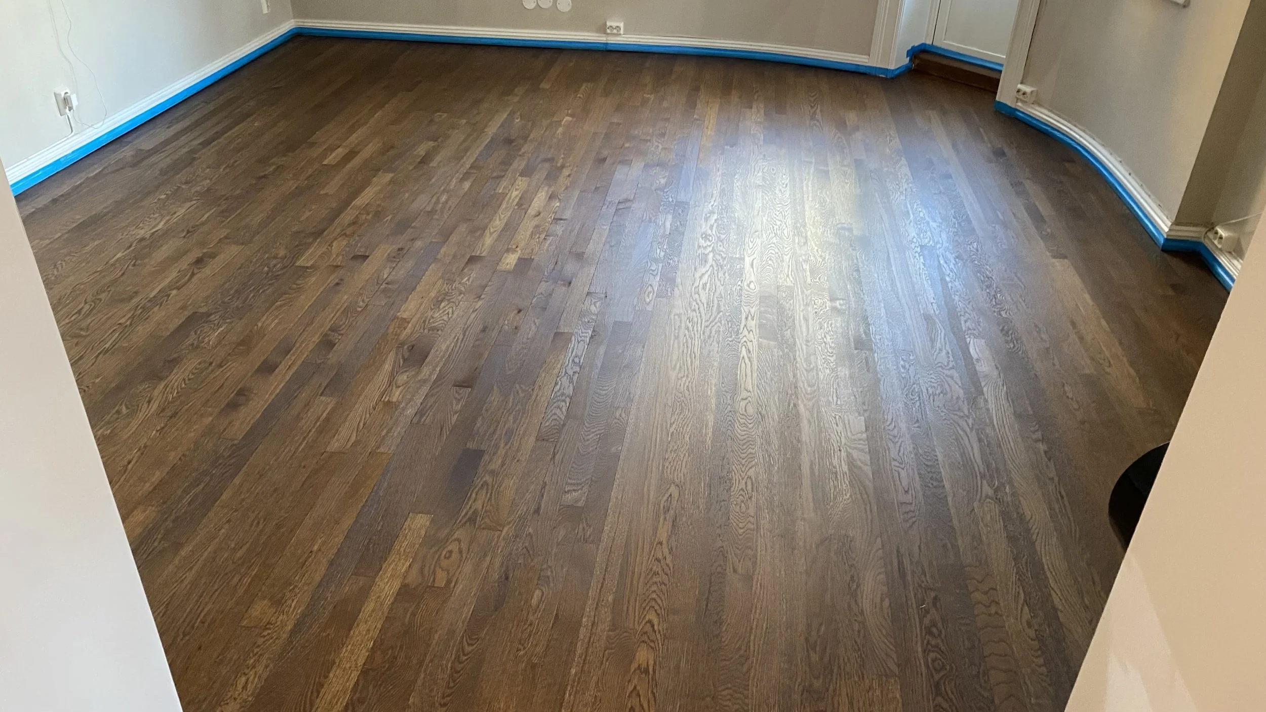 Mørk brunaktig parkett på Majorstuen