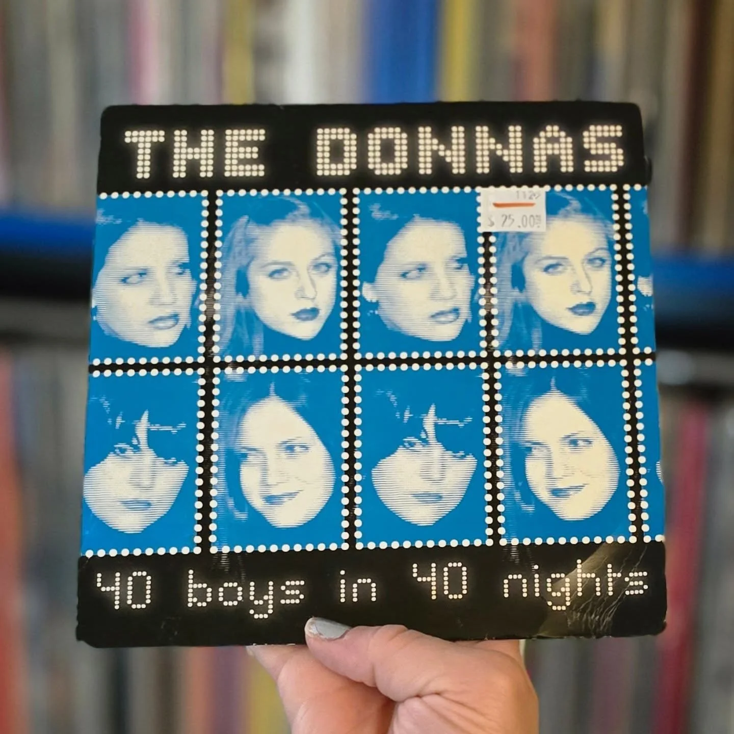 Your friend goes to LA and YOU get records. 🥳 This is a big one for me. It's by FAR my favorite Donnas record and this song was my ringtone in high school. 😂 maybe it was inspirational? I'm not sure. 
#blessed thank you @dylanrod420