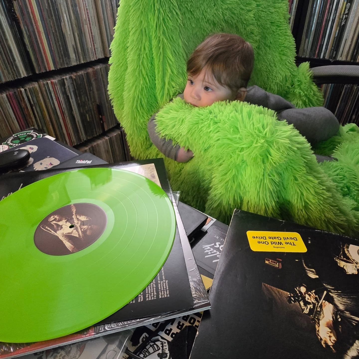 Happy Friday. Today...we learn about Suzi. 😎

#records #suziquatro