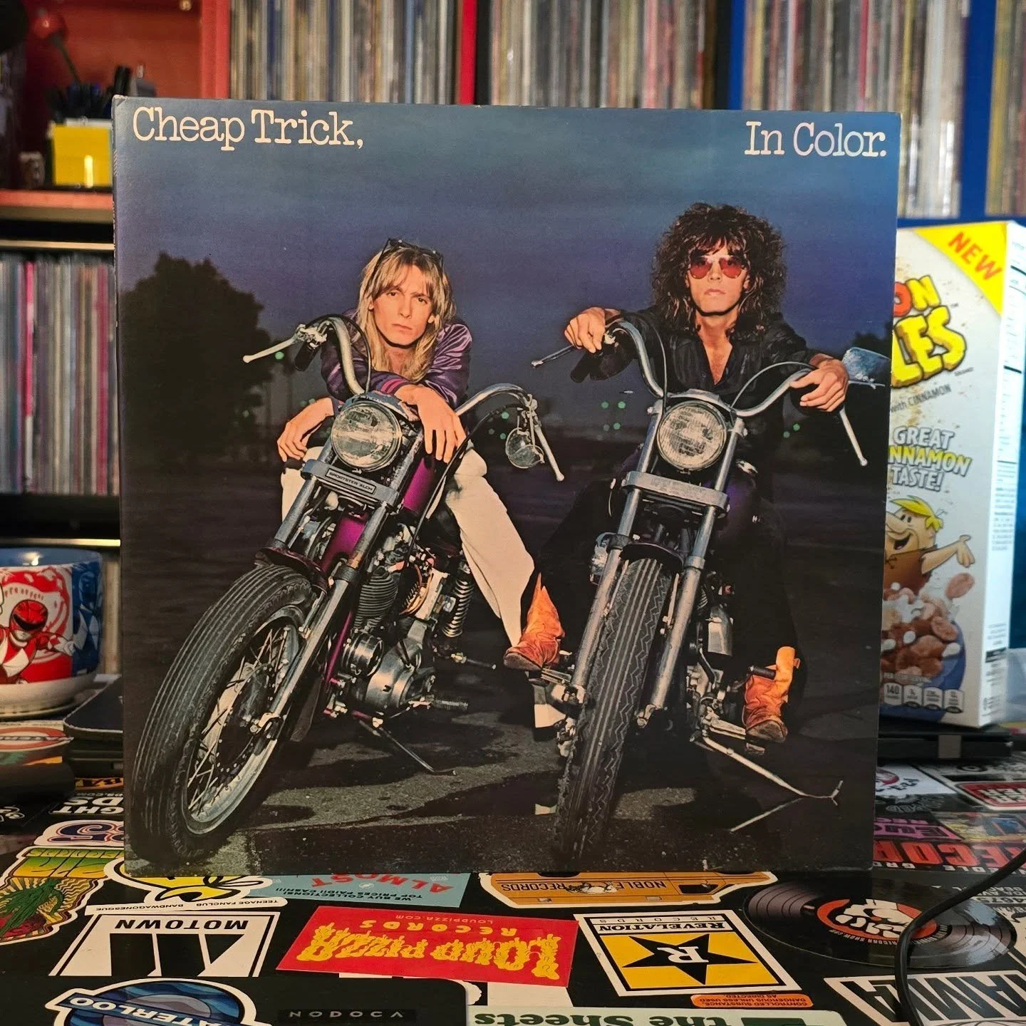 Happy Wednesday, everyone. This week is the week of the @vinylrevolutionrecordshow - which we (my dad and i) work very hard on...so just come to the damn show, OK? Also, I've also got a fun surprise coming with @eriestvinyl this week. So, I hope we c