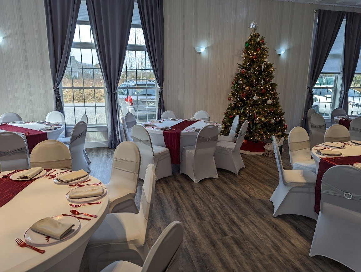 White tables christmas party layout.jpg