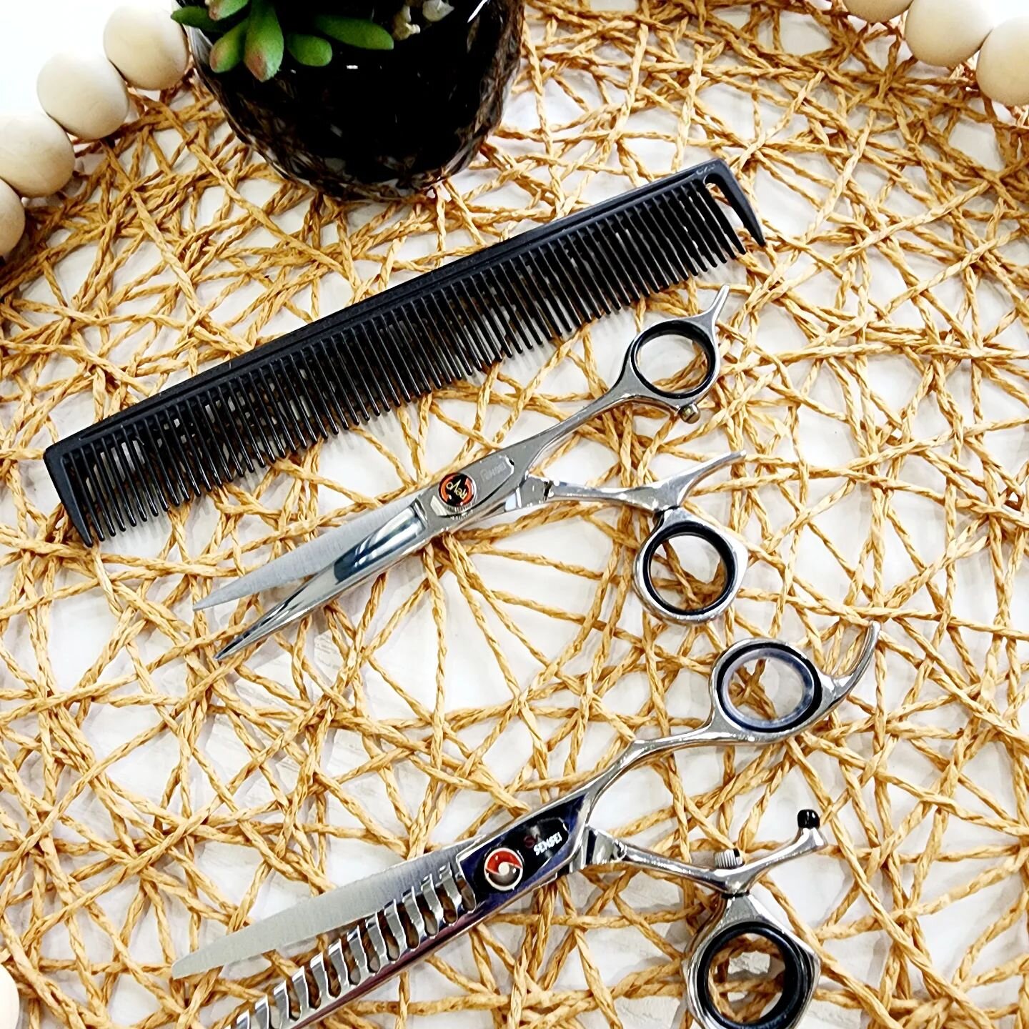Uh-oh! What to do if you cut your hair yourself (and it didn&rsquo;t go well)? 😳

We&rsquo;ve all been there at some point. Whether desperate for a change or to get our hair to be more manageable, most of us have taken the scissors💇&zwj;♀️ to our o