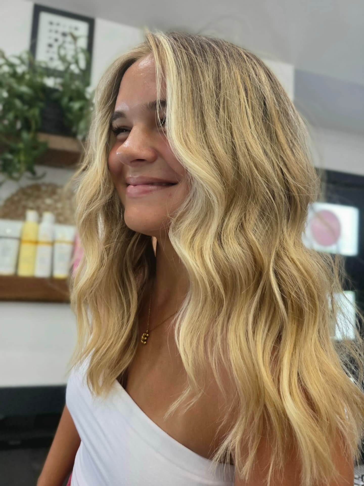 She&rsquo;s glowing...

☀️Sun-Kissed Beachy Blonde🌊&nbsp;

@ella._.holman is living her best life &mdash;&nbsp; soaking up every fun moment, chasing summer concerts👢🎵, living loud, laughing hard, and loving life before she heads back to campus. Th