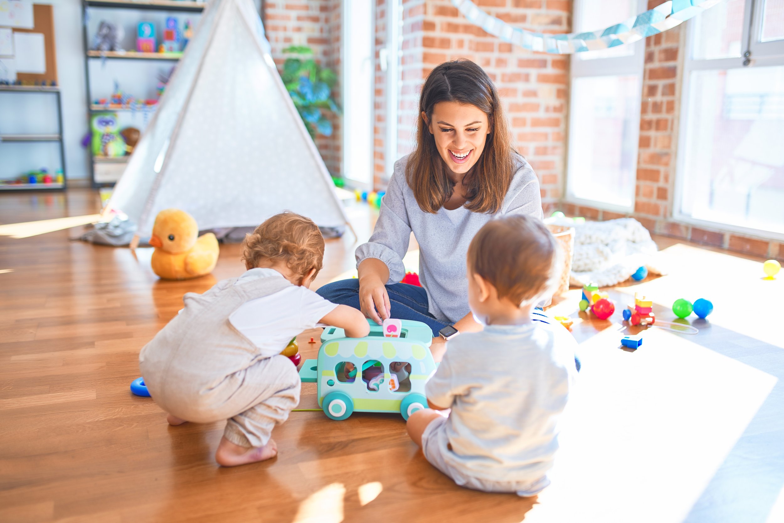playing speech therapy games at home with toddlers