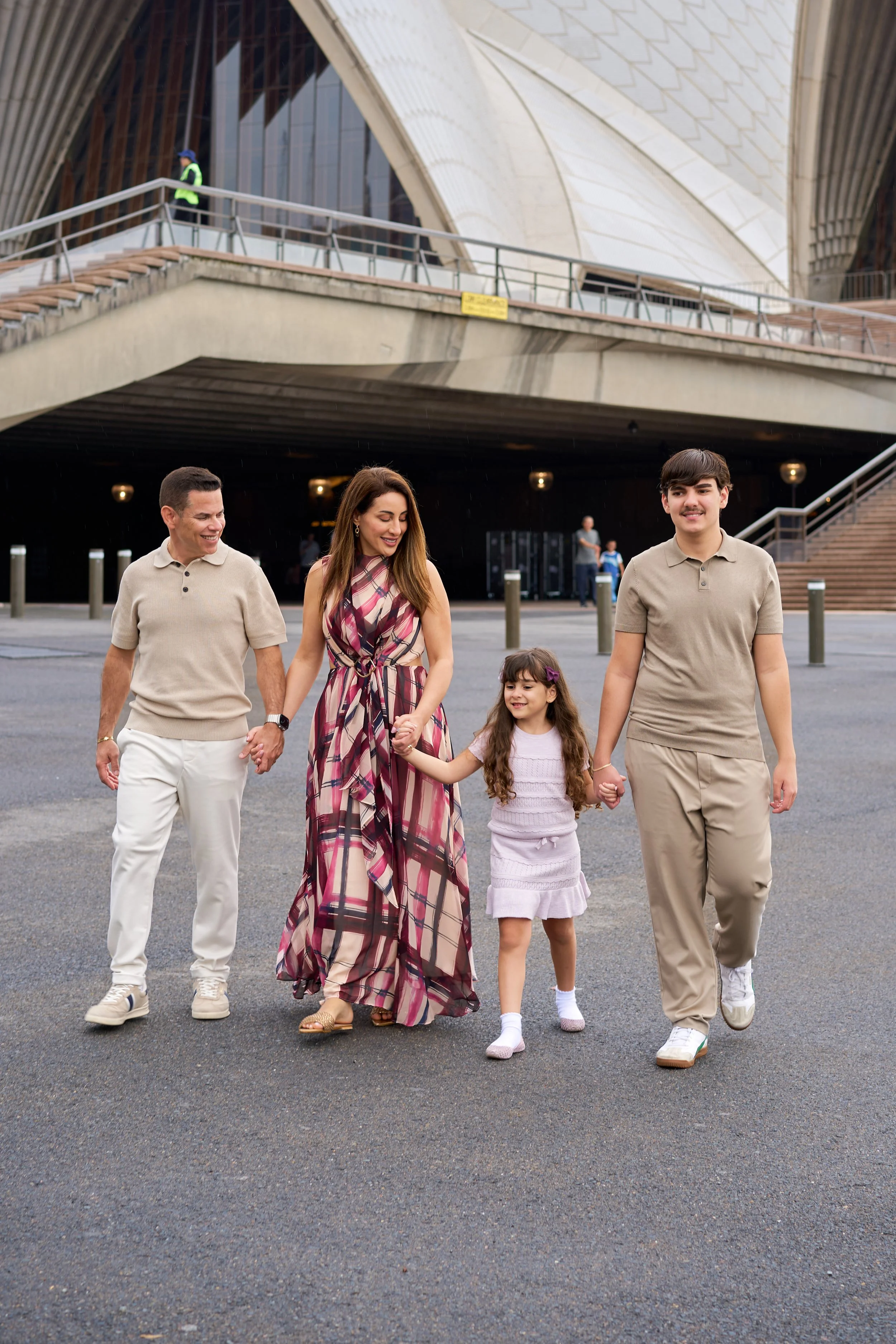 Roberta and Family 3549.jpg