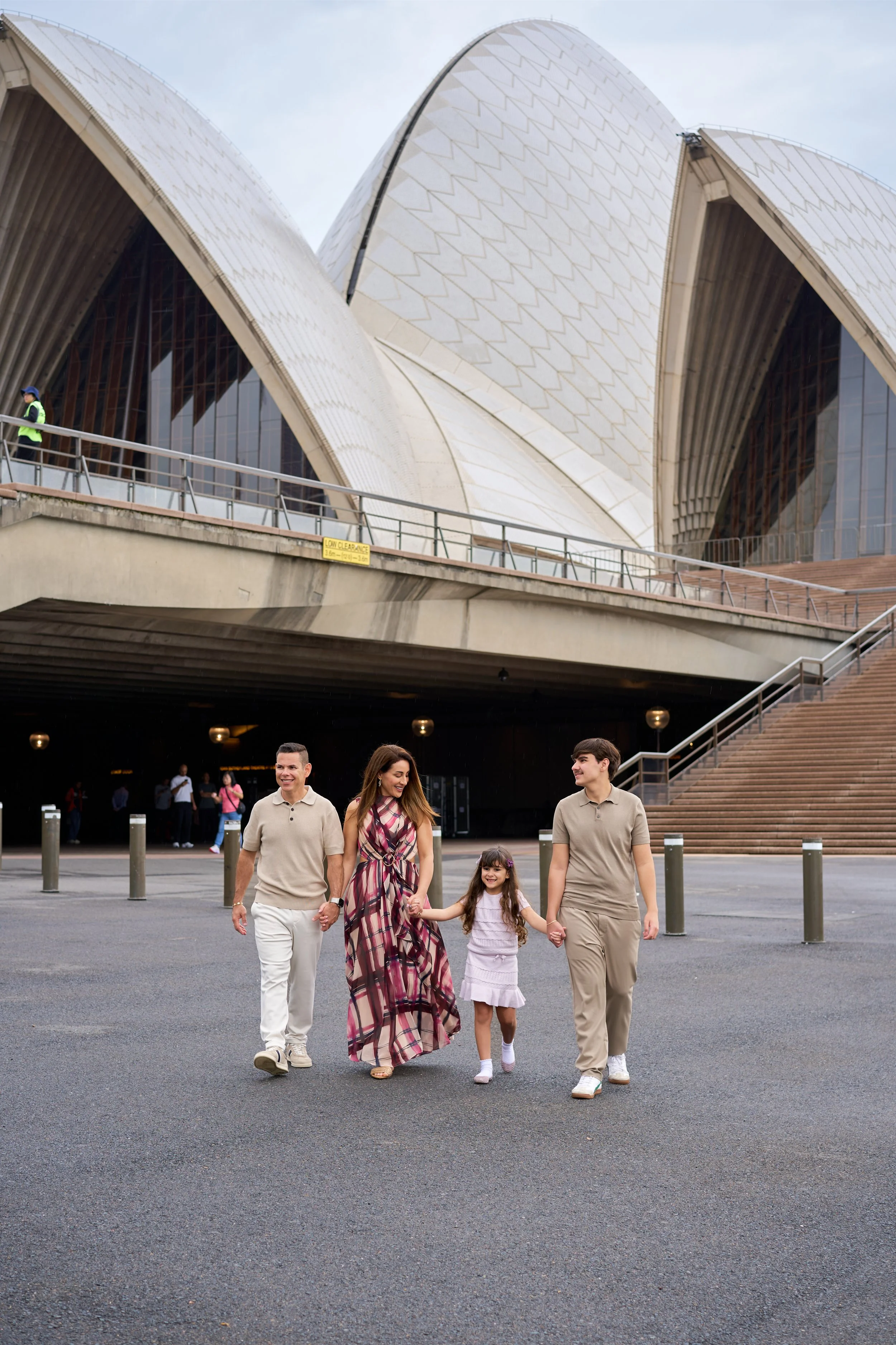 Roberta and Family 3542.jpg