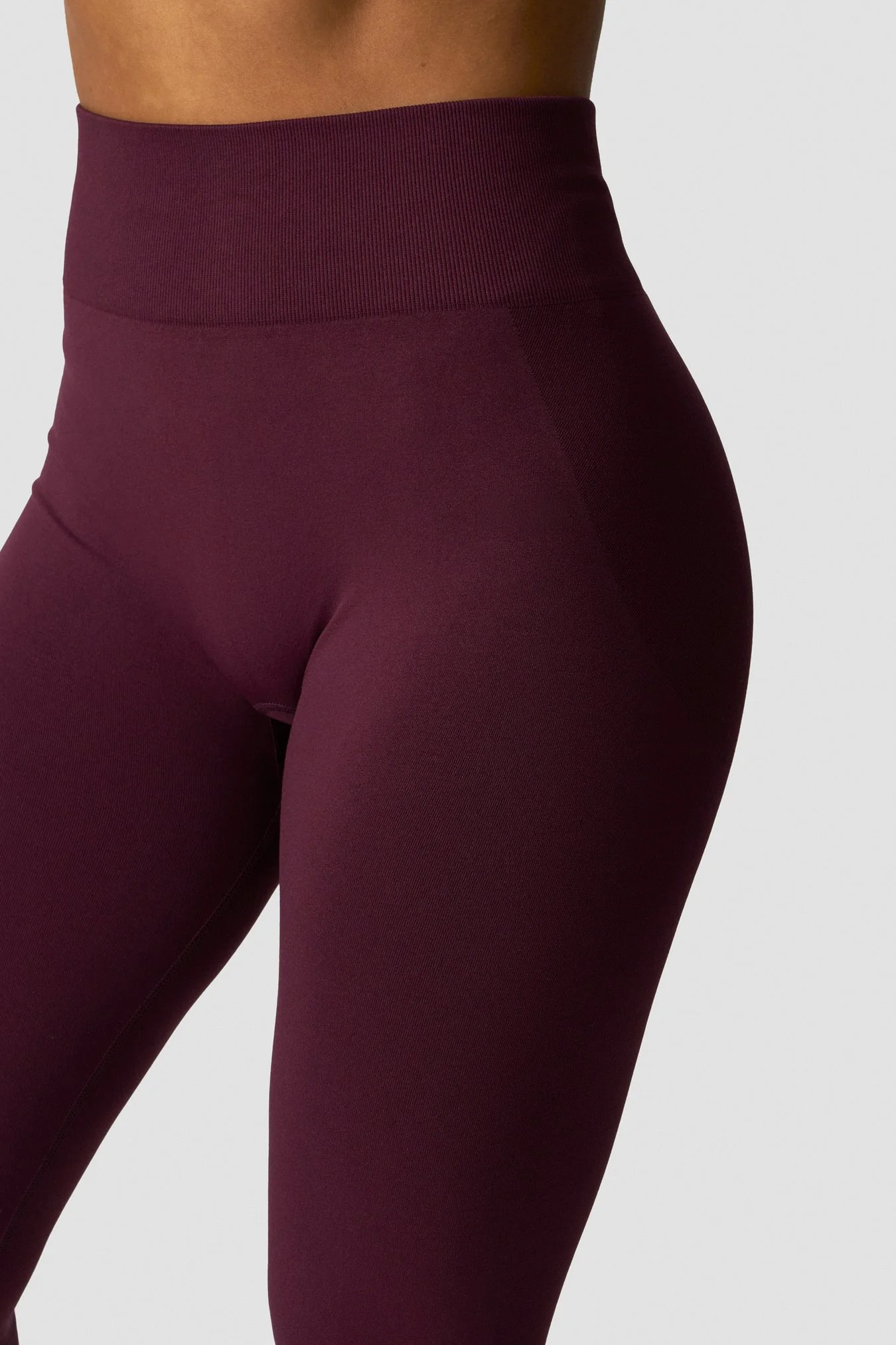 SI_SportTights_02.jpg