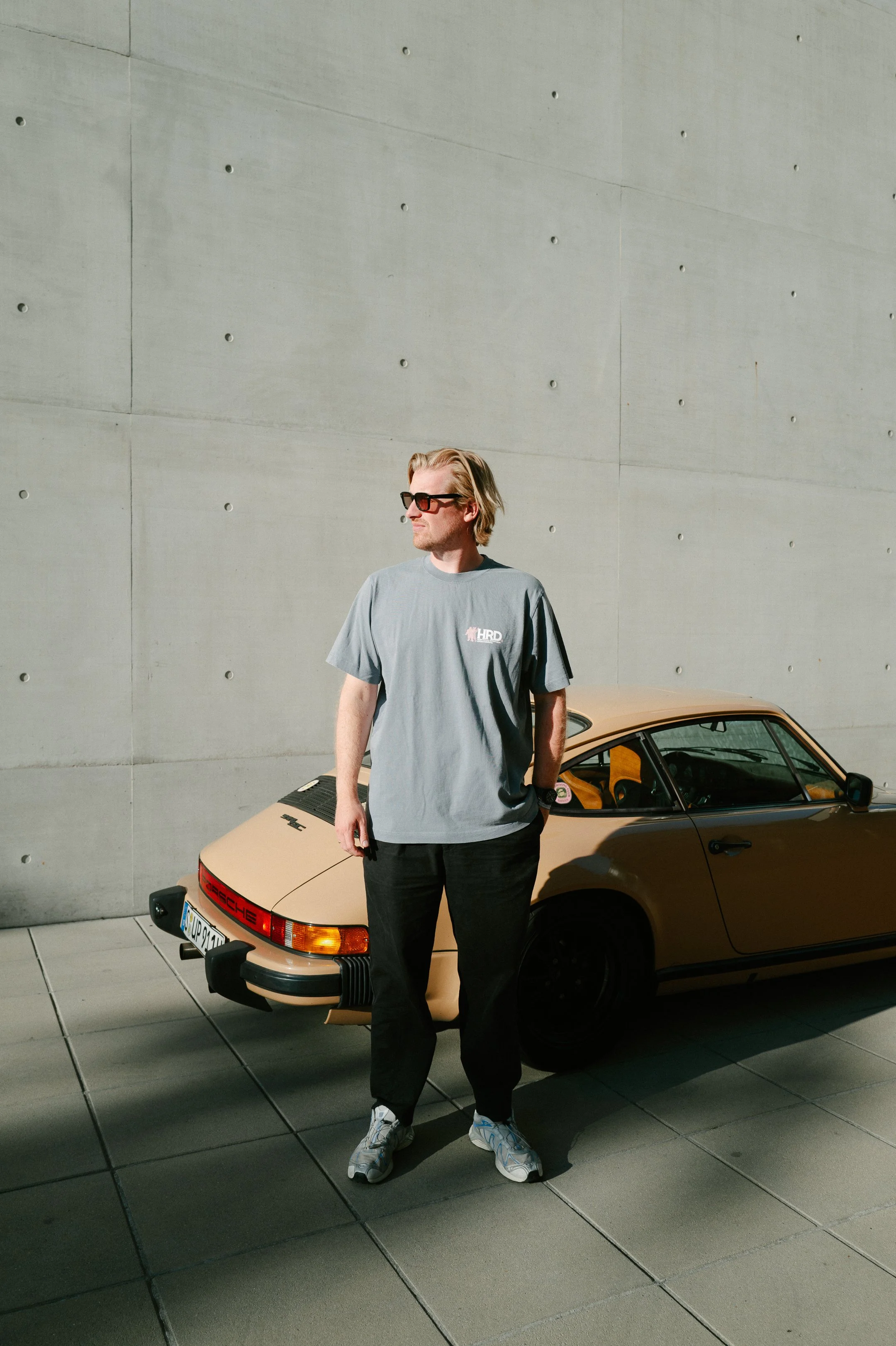 Heizr_RacingDept_Merch-ShirtGrau-5.jpg