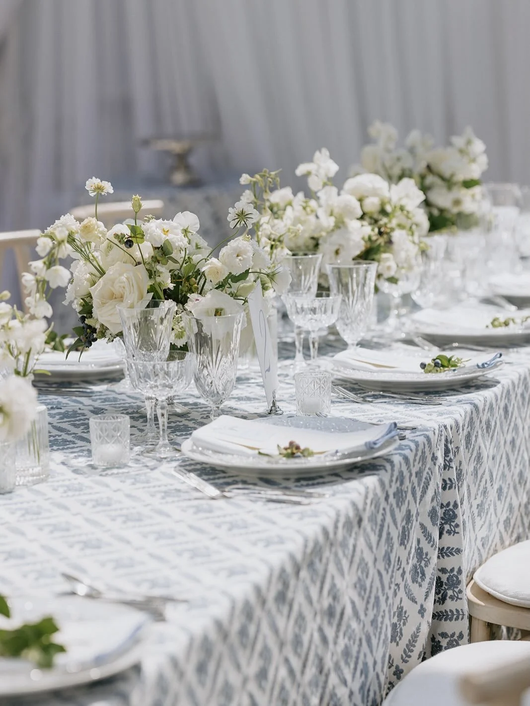 I can still feel the July sun, highlighting these white florals in soft, romantic abundance.

Event Planning &amp; Design: @sheluxewed
Venue: @1774Inn
Photographer: @jillhoylephotography 
Floral Design: @honeysuckleway
Stationery: @gusandrubyletterpr