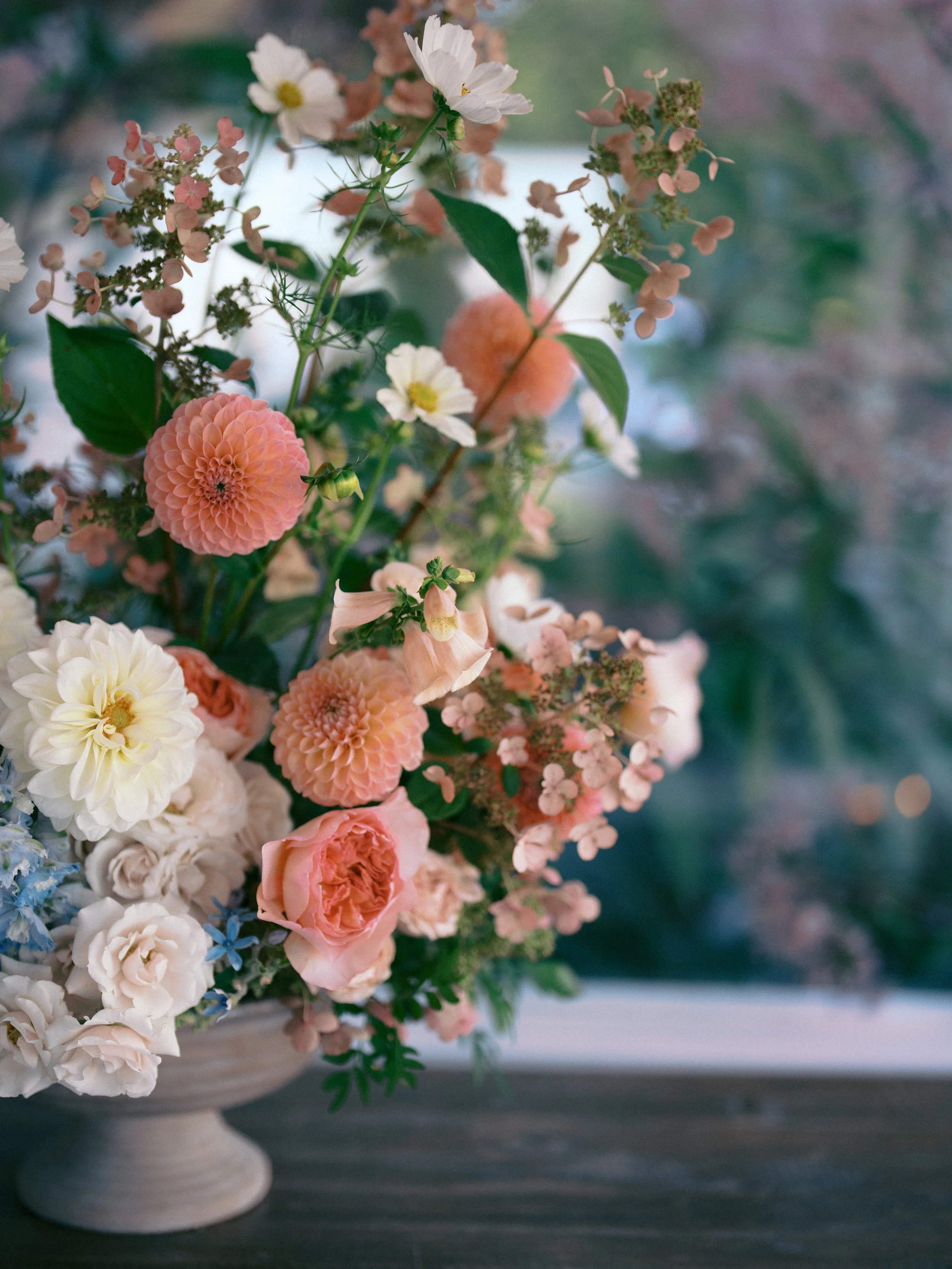 dahlias, garden roses, statement floral arrangement, summer wedding flowers